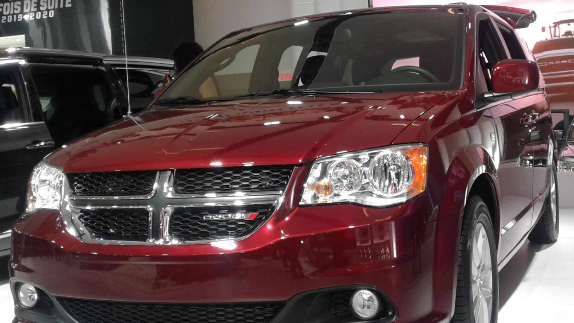 File:2020 Dodge Grand Caravan au SIAM 2020.jpg
