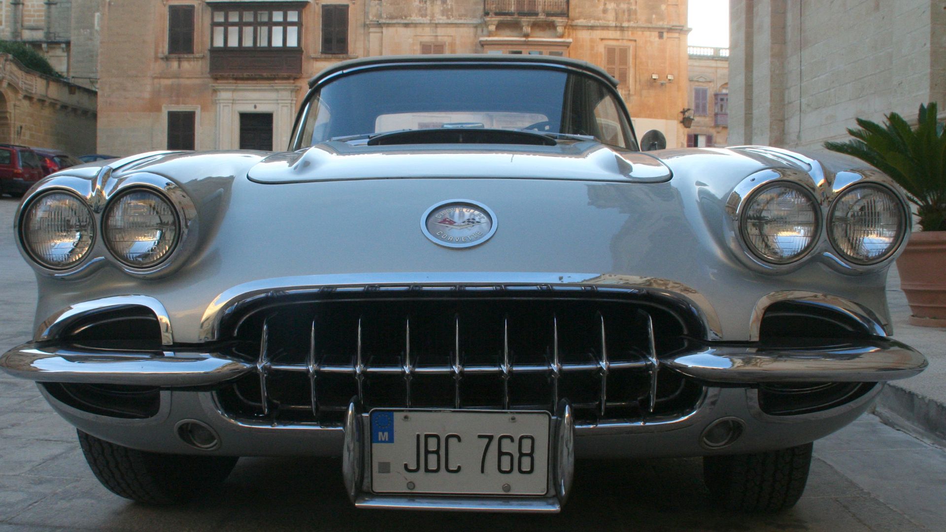 File:Chevrolet Corvette maltaise.jpg