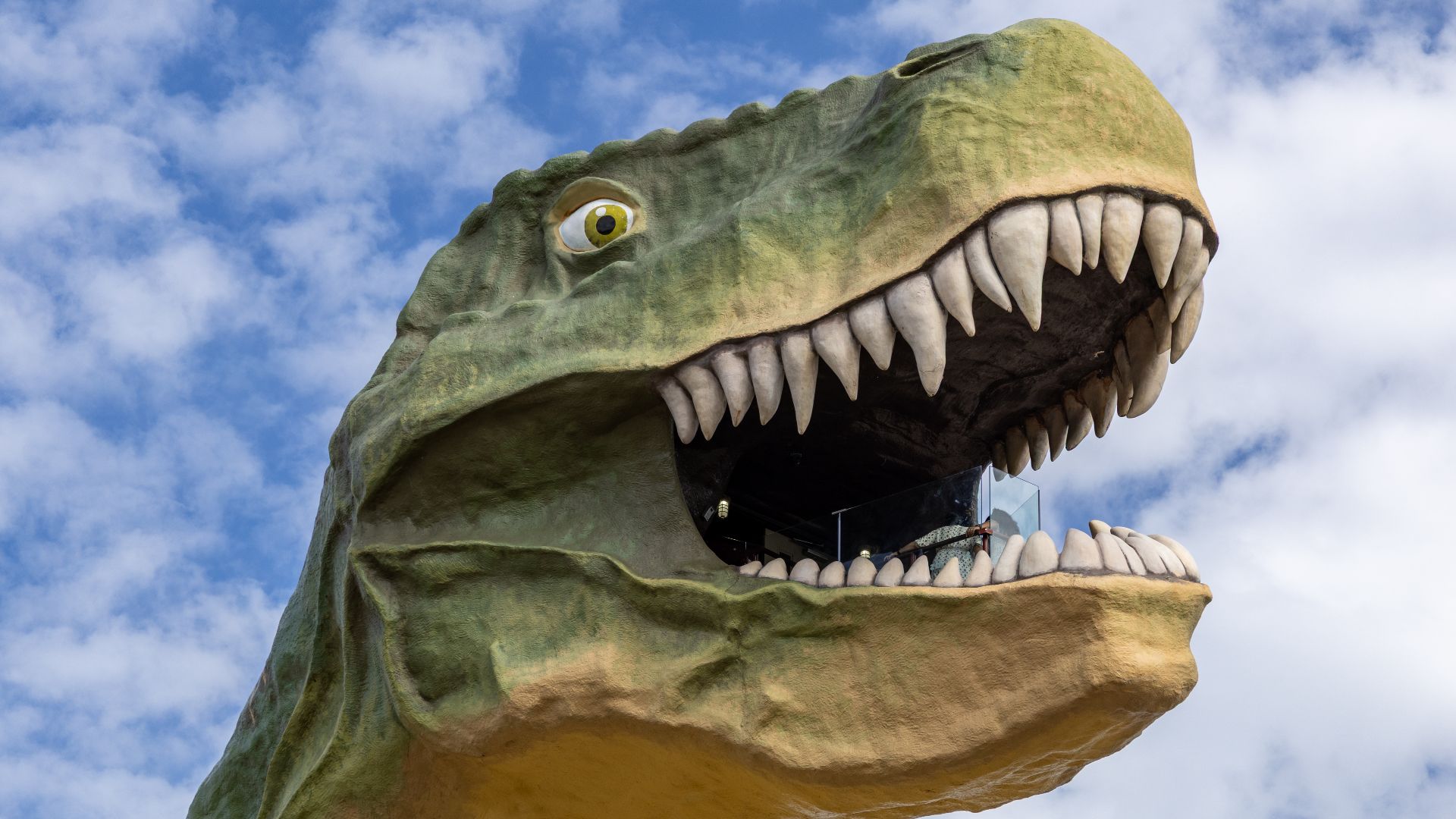 File:World's Largest Dinosaur, Drumheller, Alberta, 2025-07-13 03.jpg