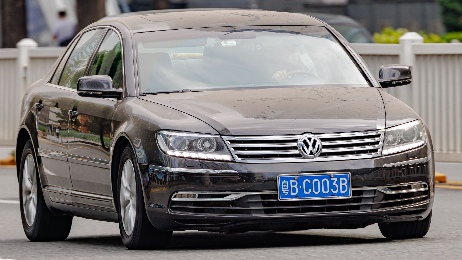 File:VOLKSWAGEN PHAETON (GP3) China (4).jpg