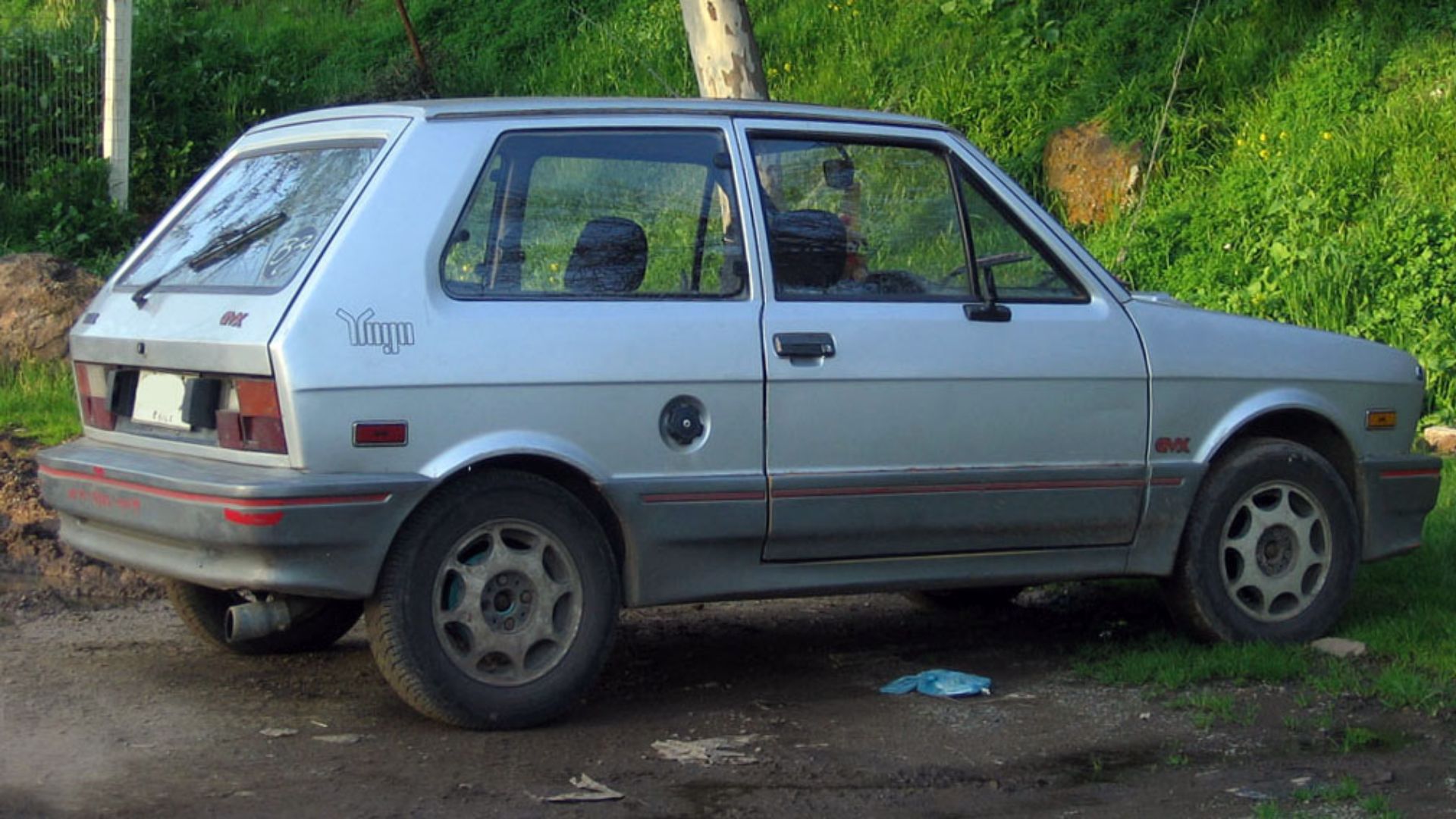 File:1990 Yugo GVX in Chile, rear right side.jpg