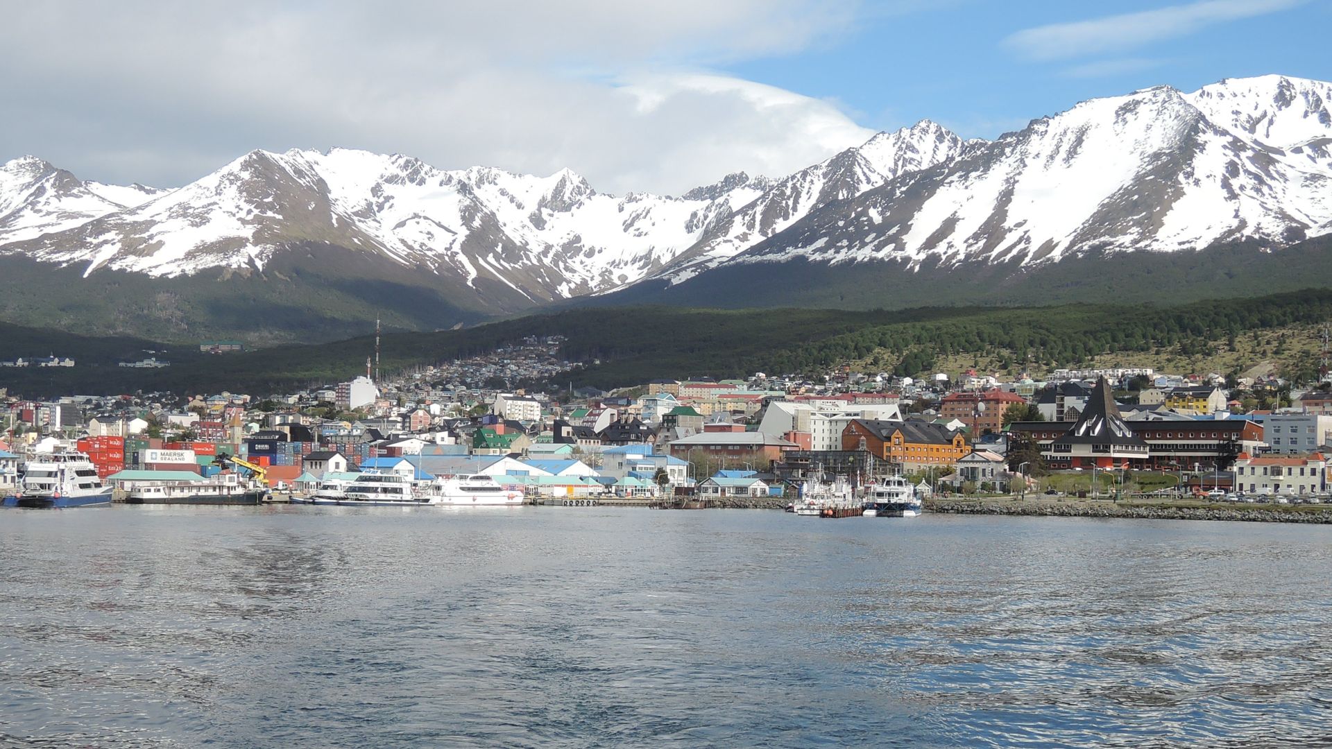 File:Ushuaia, Argentina (15960804941).jpg