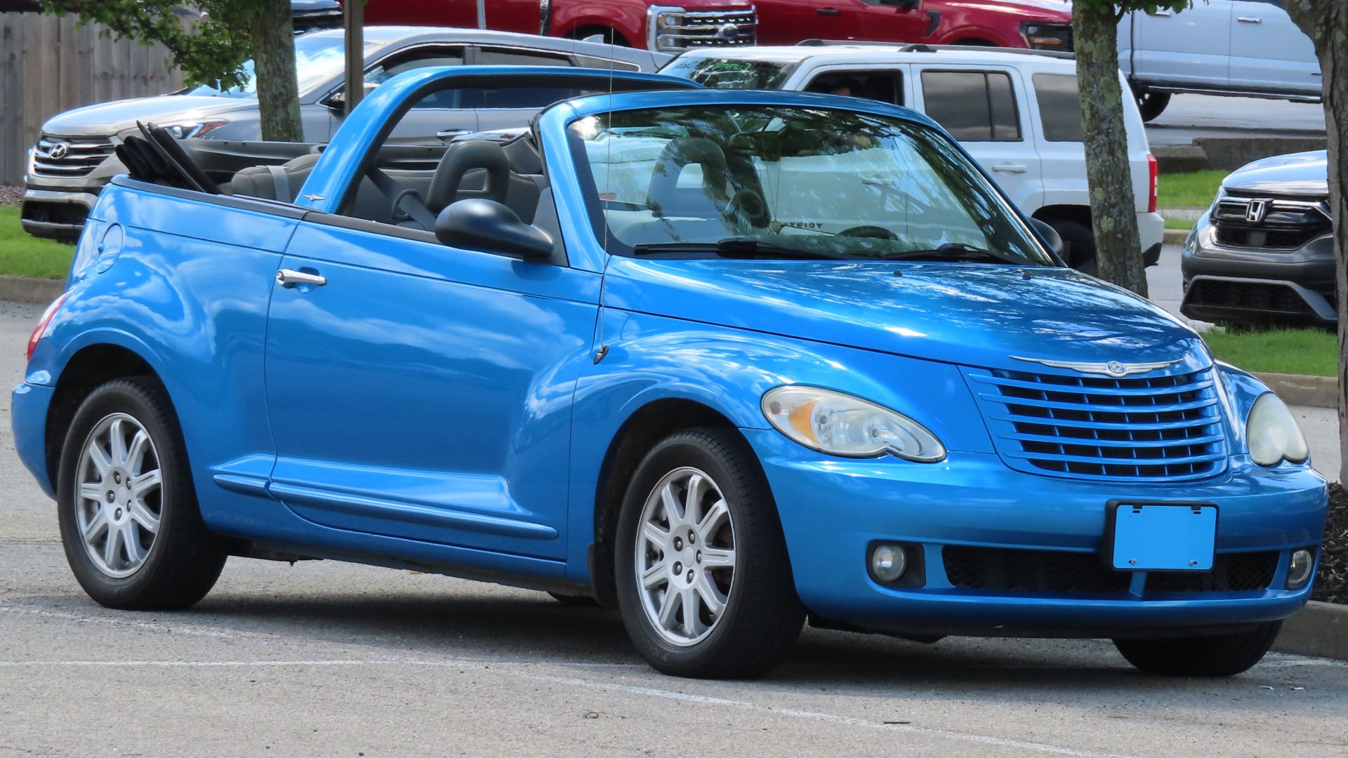 File:2008 Chrysler PT Cruiser convertible, front right, 05-18-2024.jpg