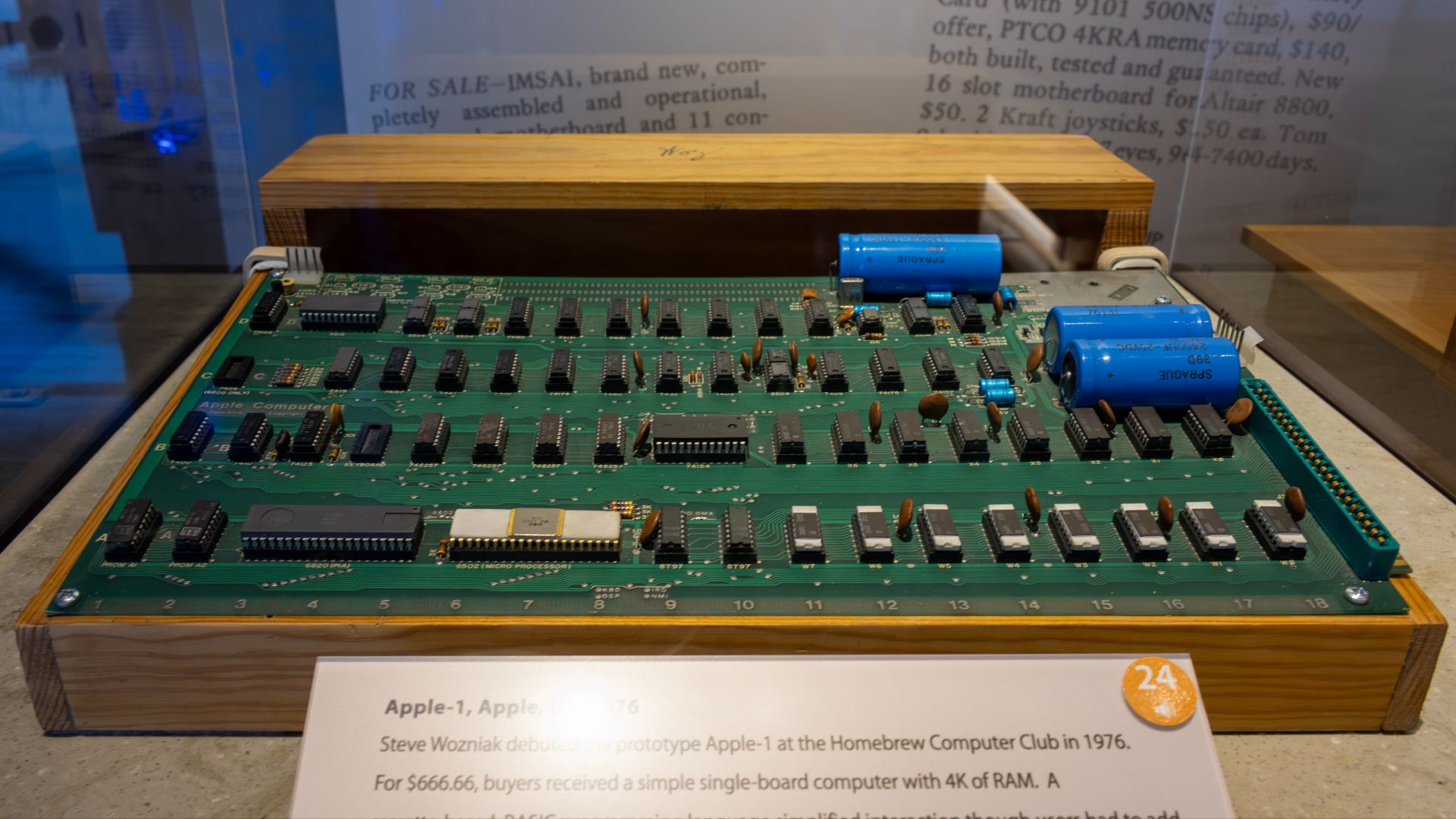 File:Apple-1, 1976, Computer History Museum.jpg