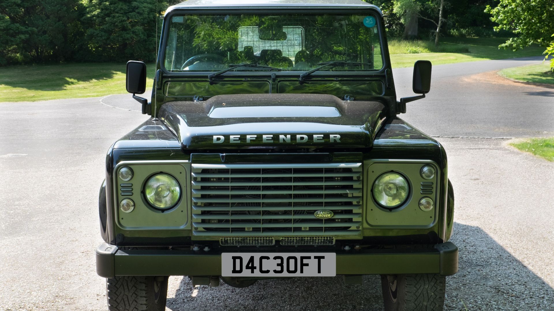 File:Land Rover Defender 110 XS TD DC 2015.jpg