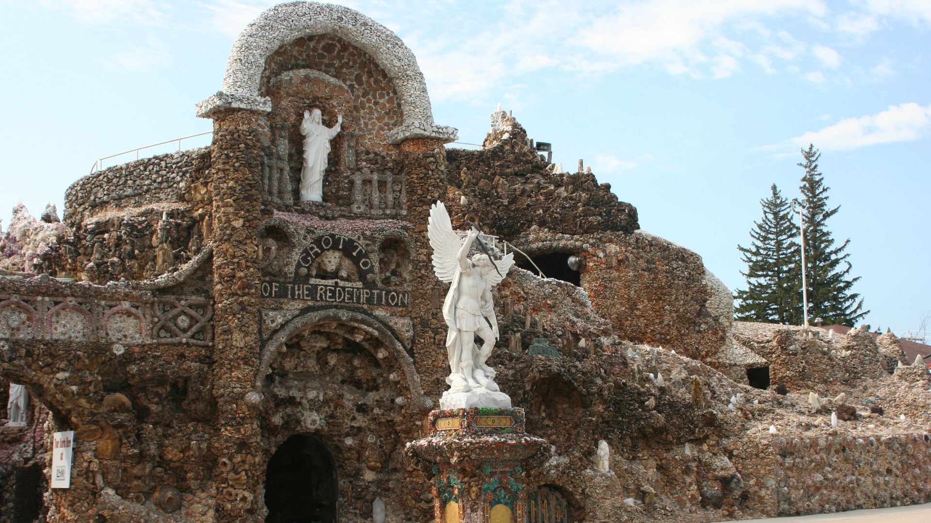File:Grotto of the Redemption.jpg
