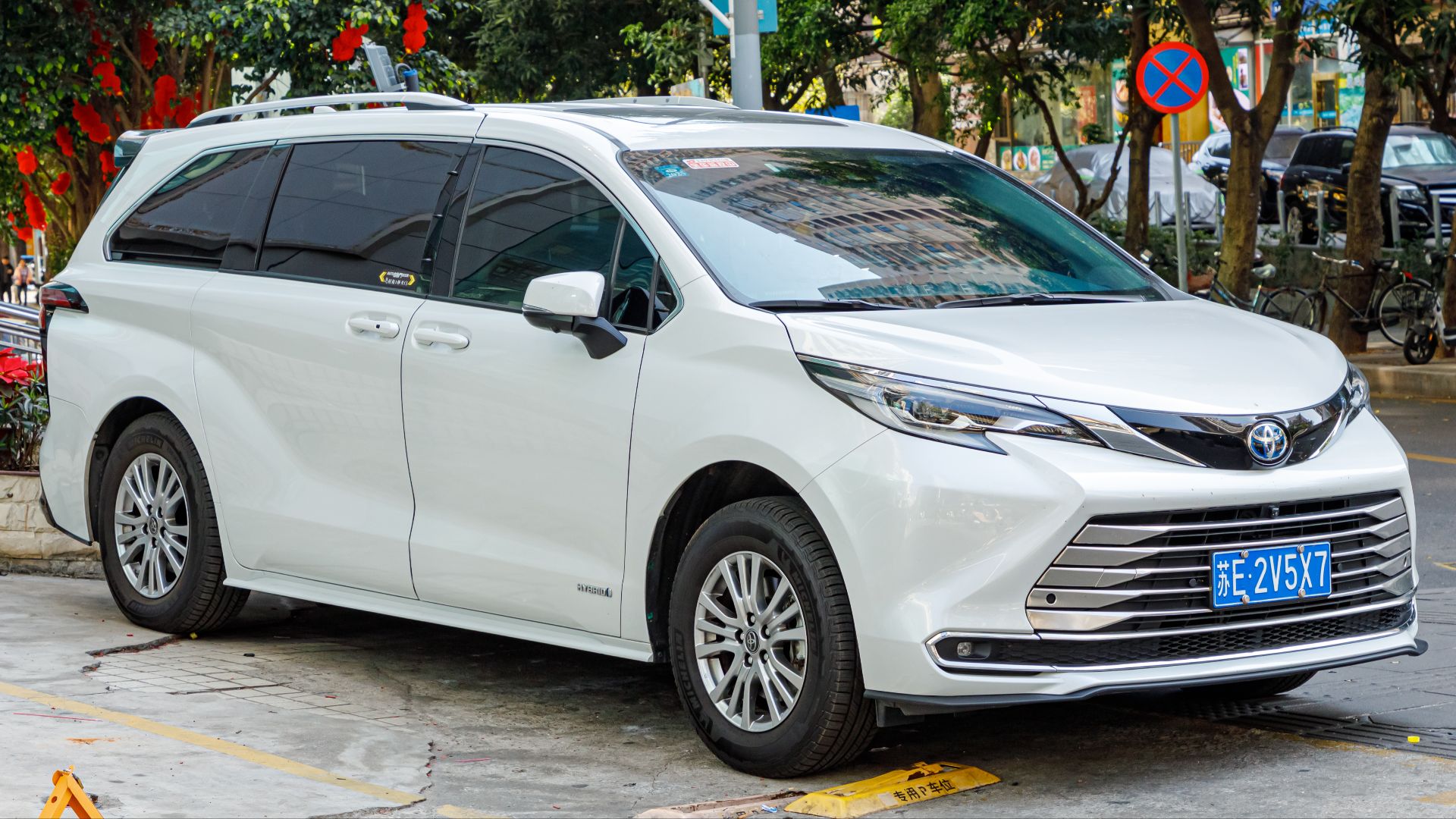 File:TOYOTA SIENNA (XL40) China (29).jpg