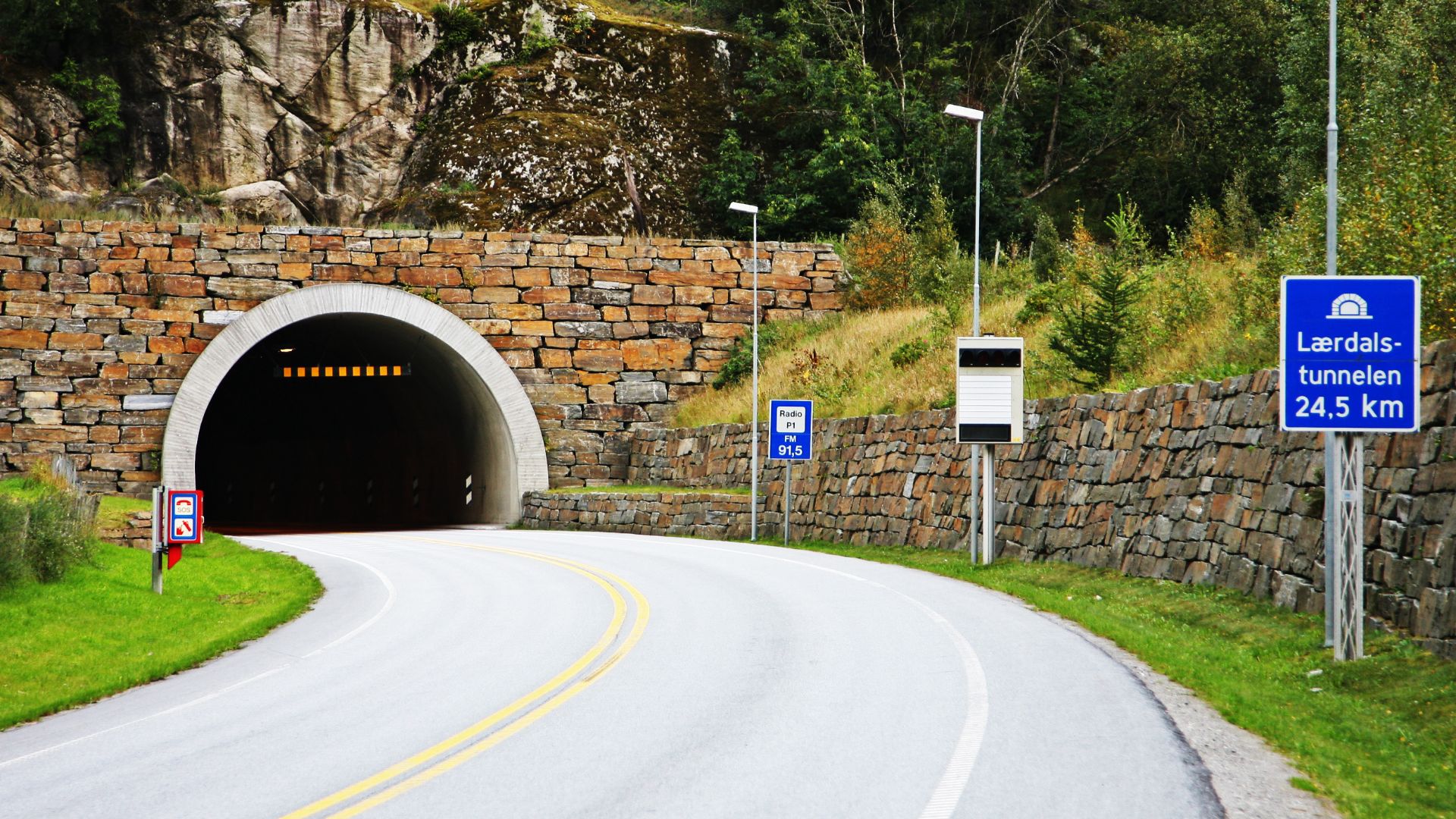 File:00 5848 Lærdalstunnel - Norwegen.jpg