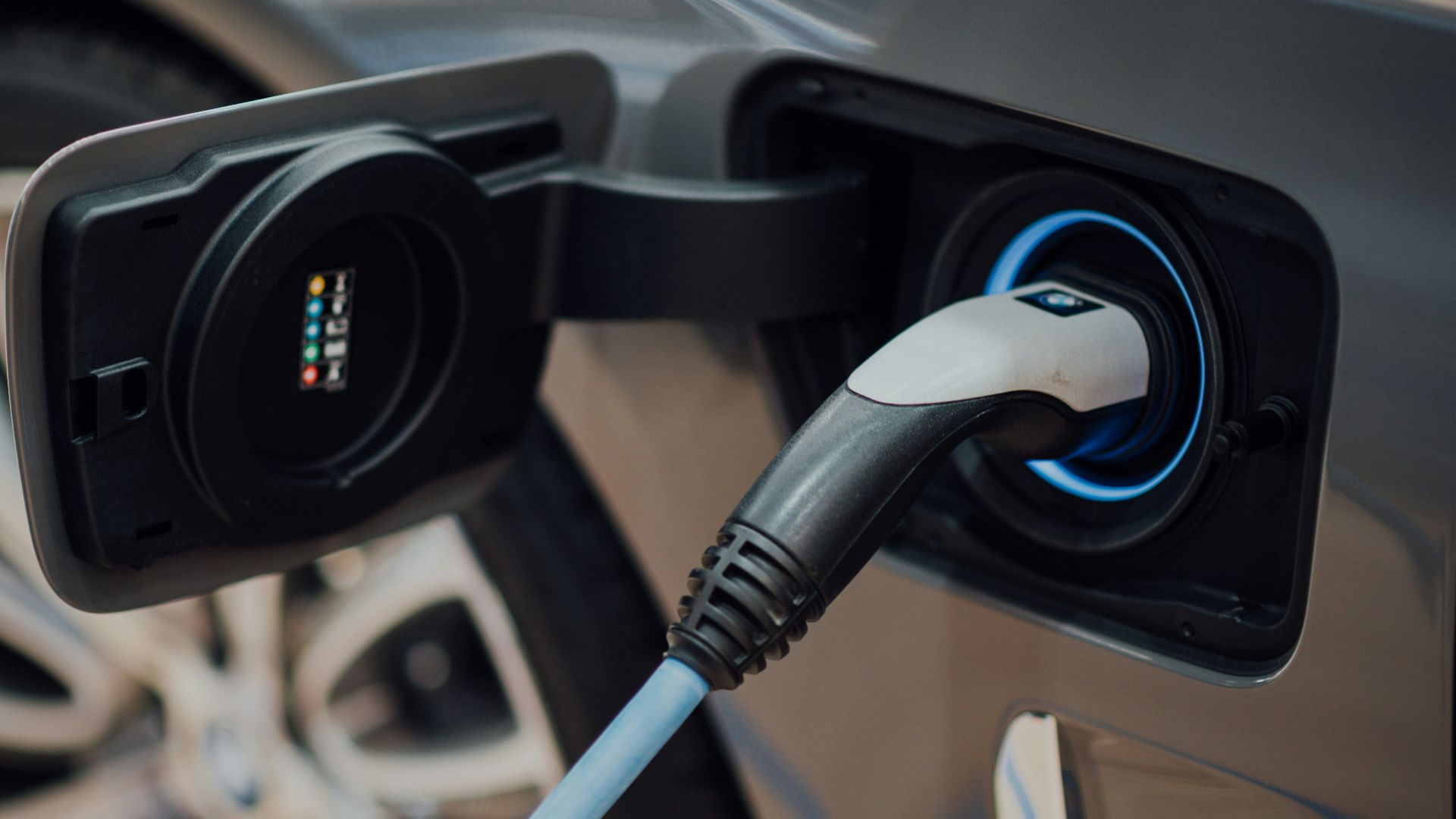 black and white usb cable plugged in black device