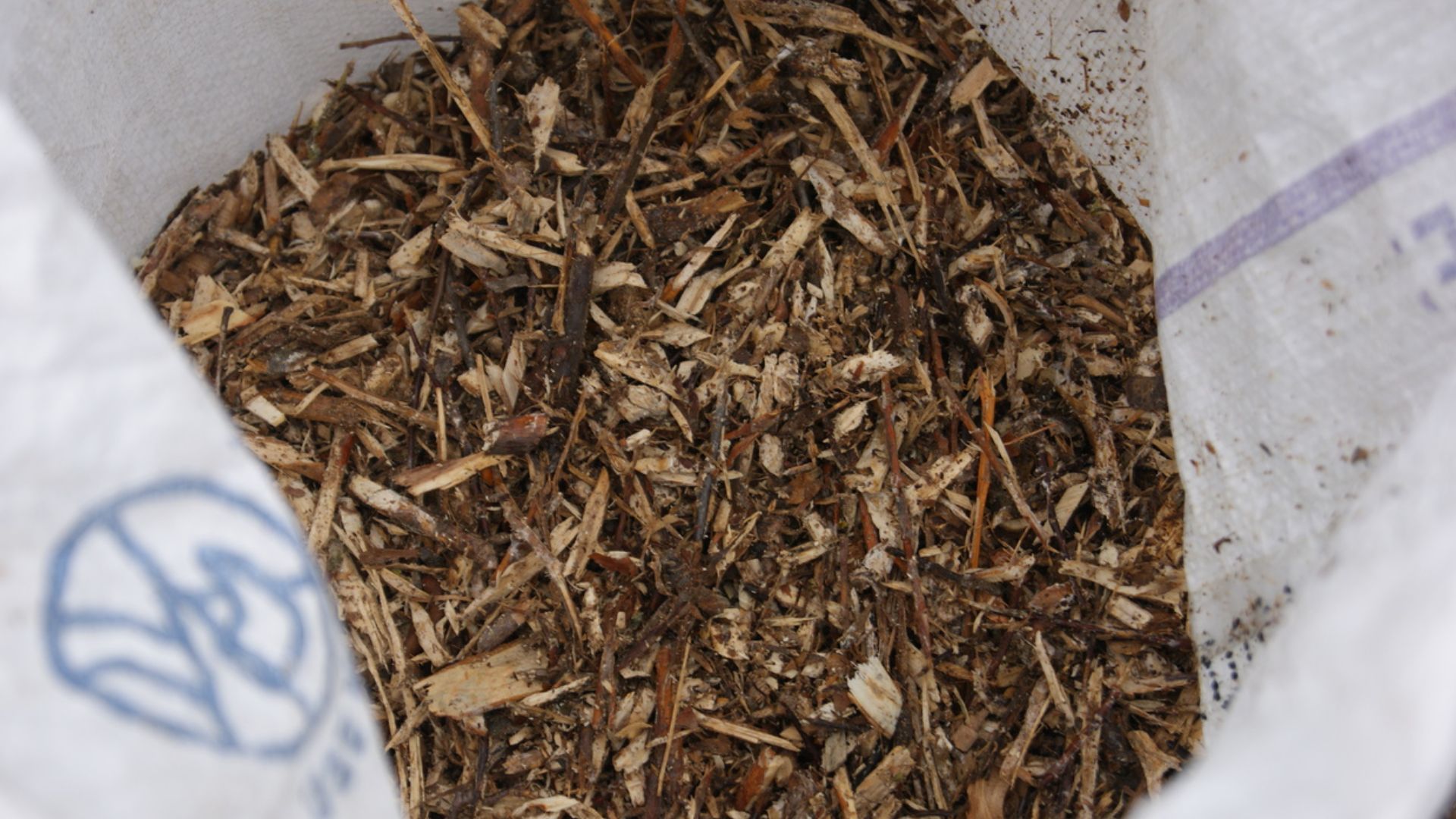 File:Mulch for the infiltration trenches (8073319468).jpg