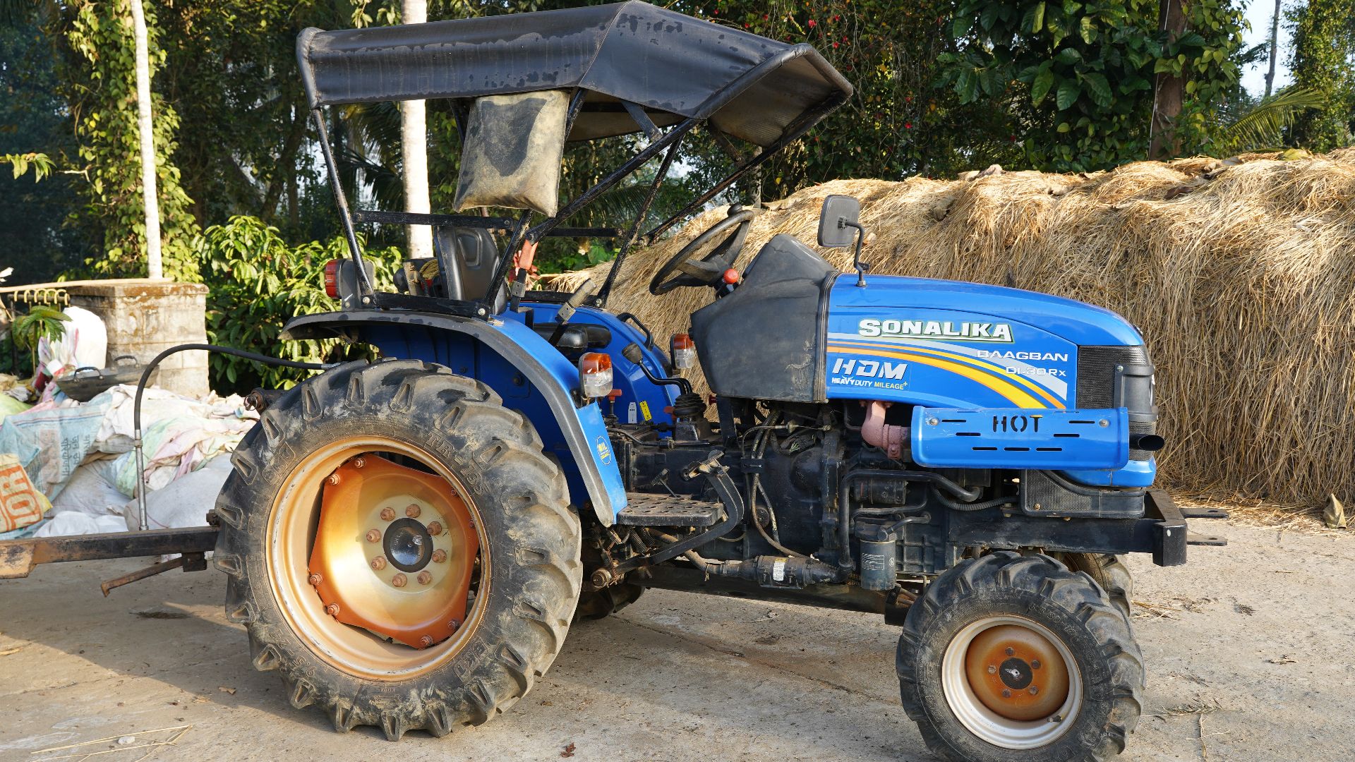 File:Sonalika Baagban DI-30Rx Tractor Coorg Feb24 A7C 09554.jpg