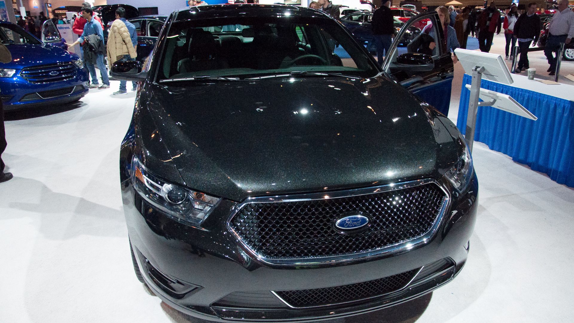 File:2014 Ford Taurus (12763002865).jpg