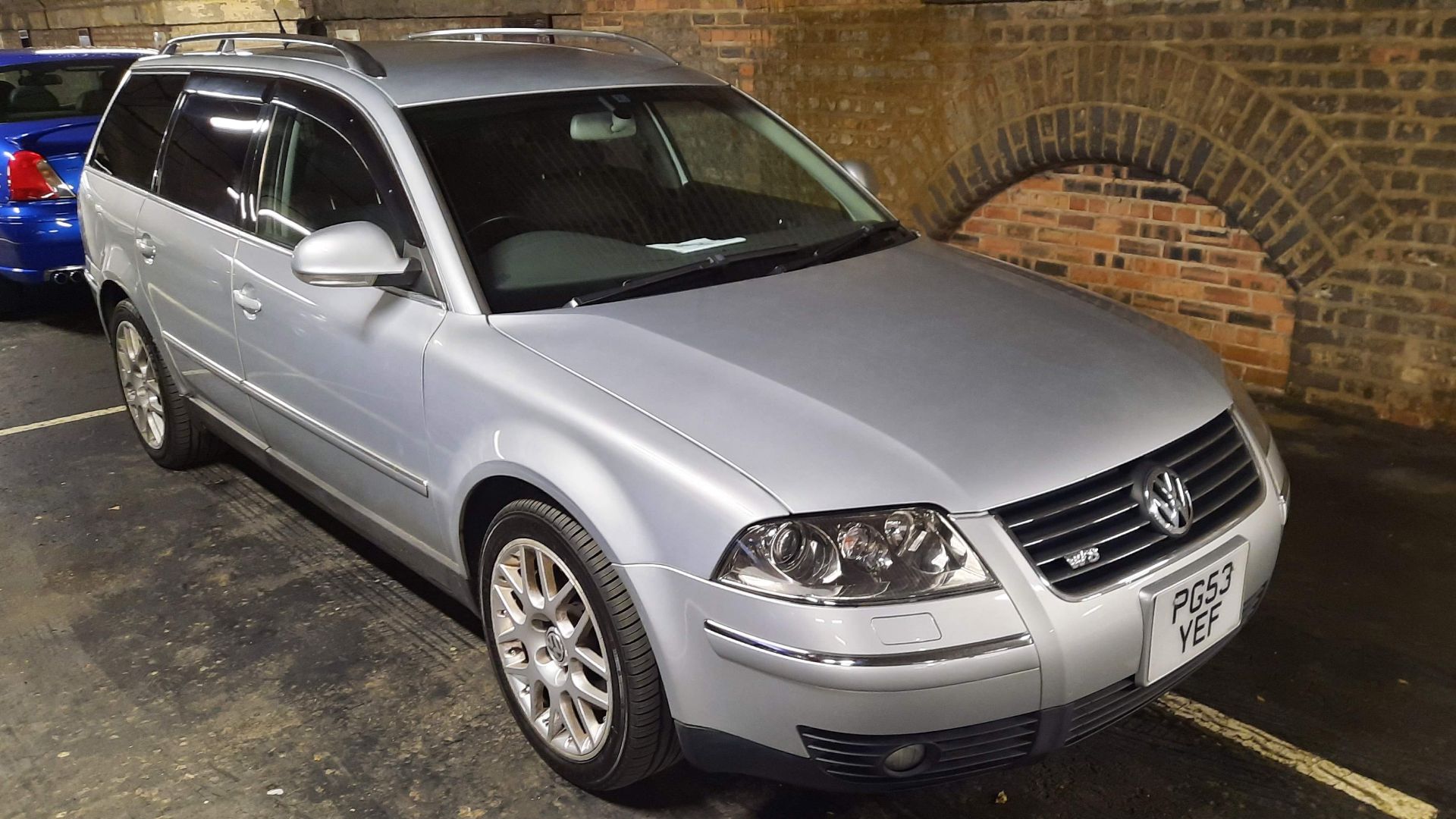 File:2004 Volkswagen Passat 4.0 W8 Estate (52509578117).jpg
