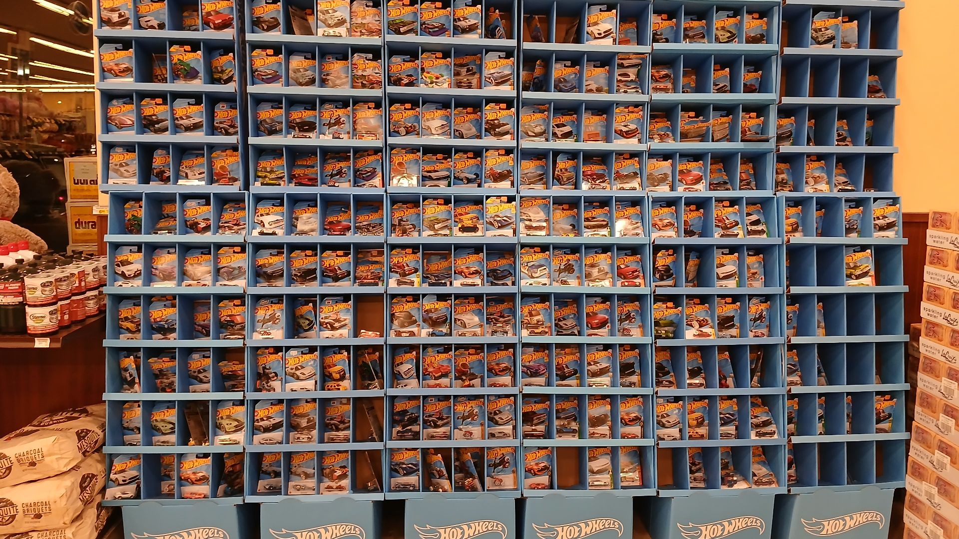 File:Hot Wheels display at Safeway.jpg