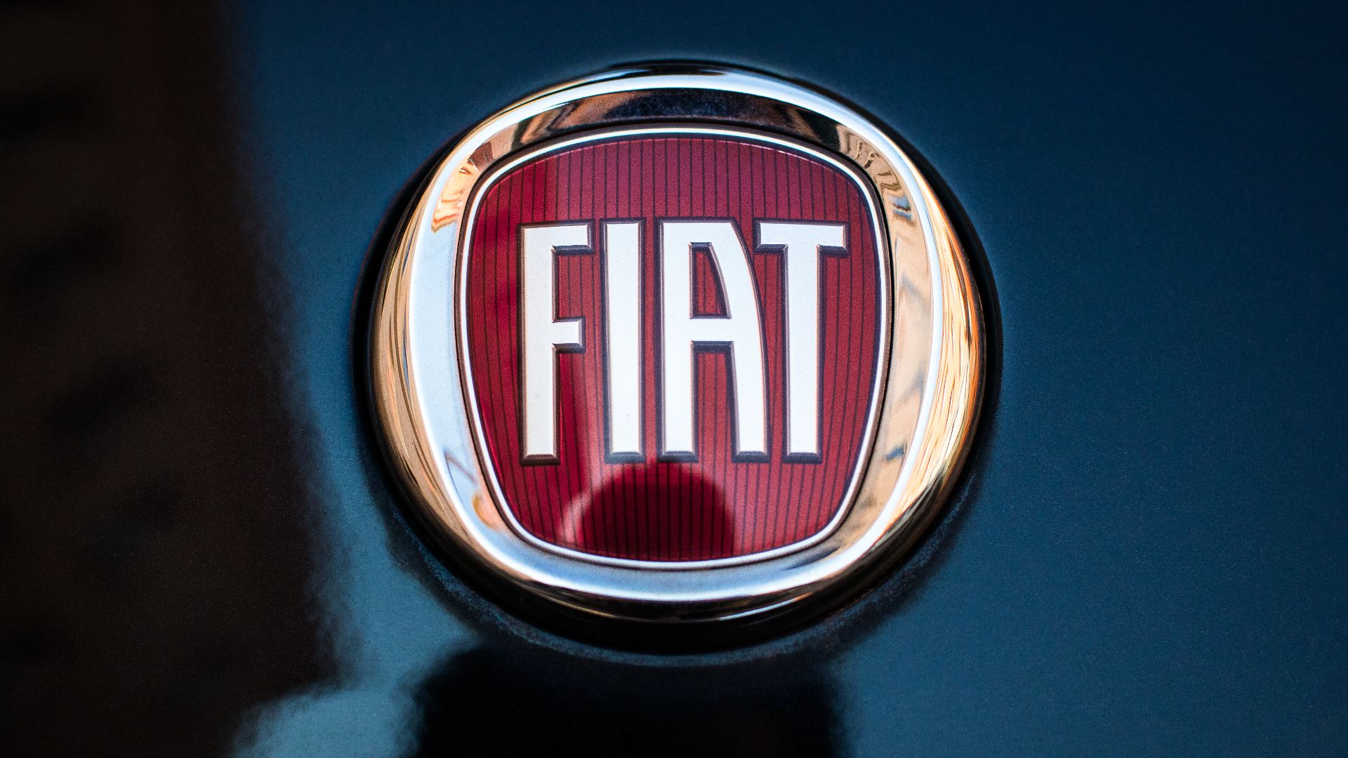 File:FIAT badge on a car.jpg