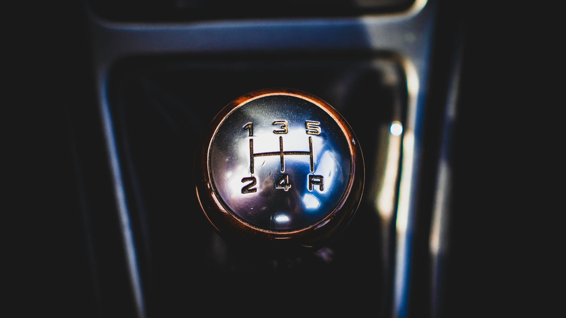 black and gray automatic vehicle gear shift lever