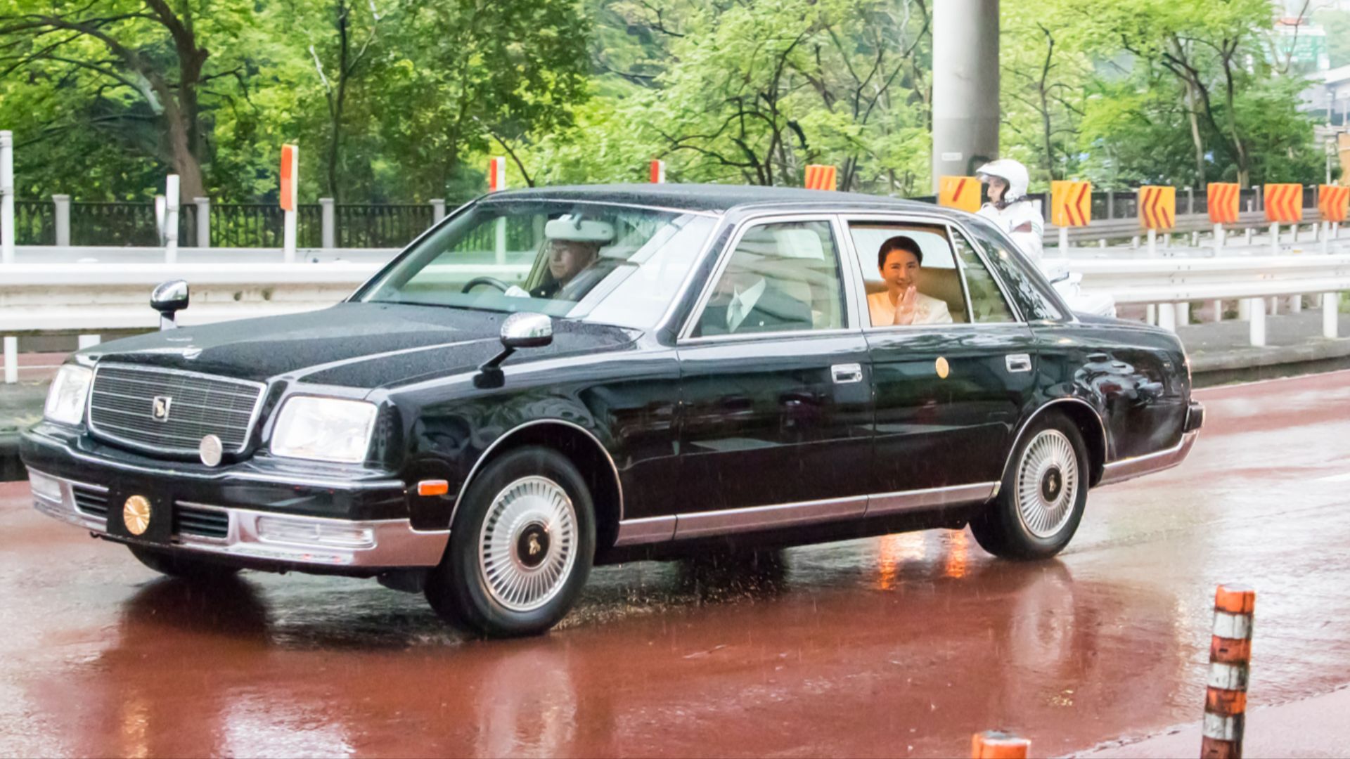 File:Toyota Century Royal.jpg