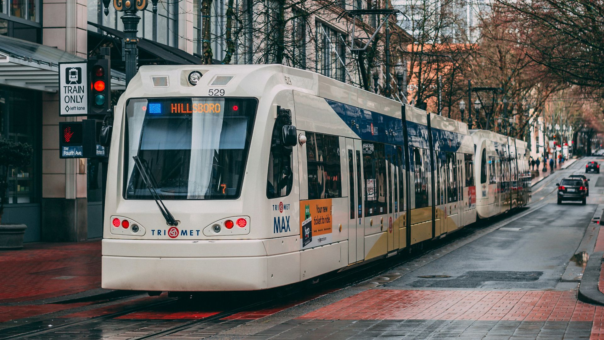 white cable train at daytime