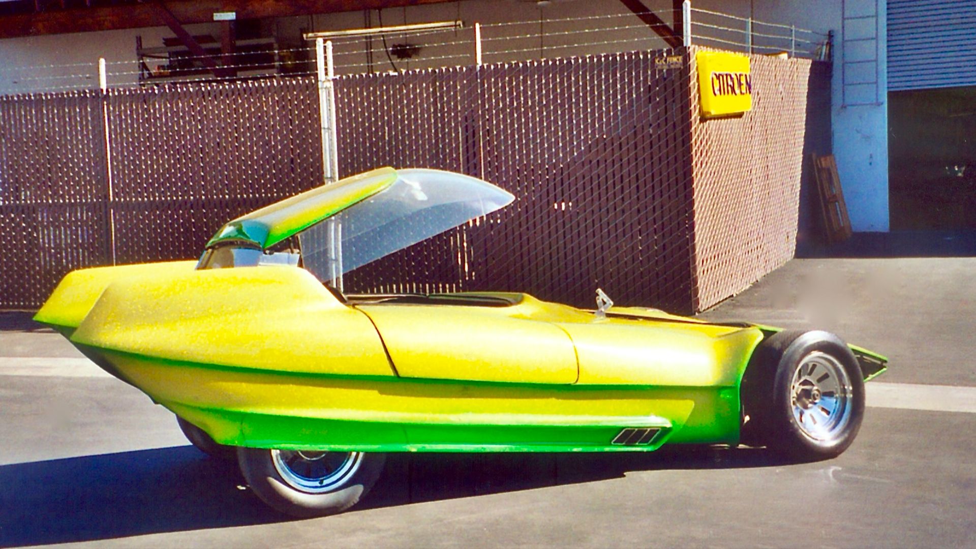 File:Reactor by Gene Winfield.jpg