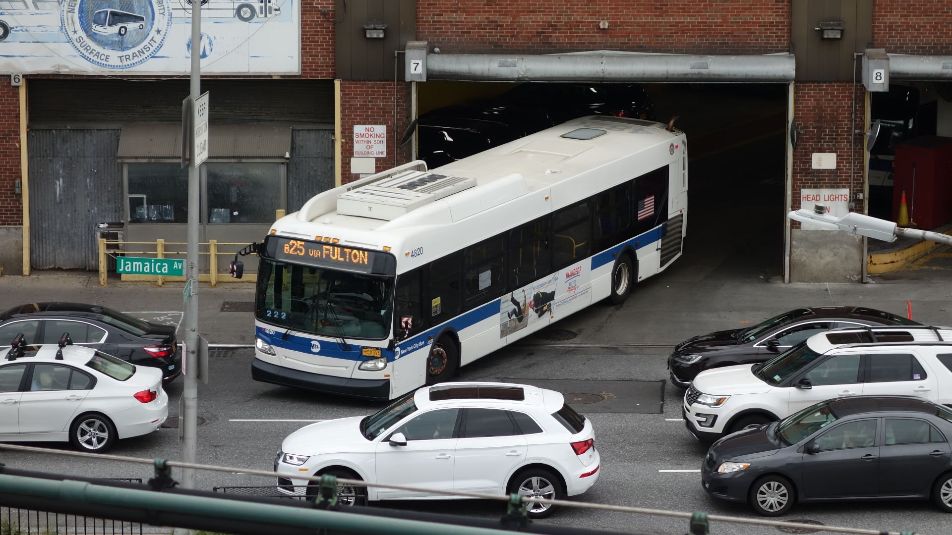 File:Alabama Av BMT td (2018-10-01) 04 - East New York Bus Depot.jpg