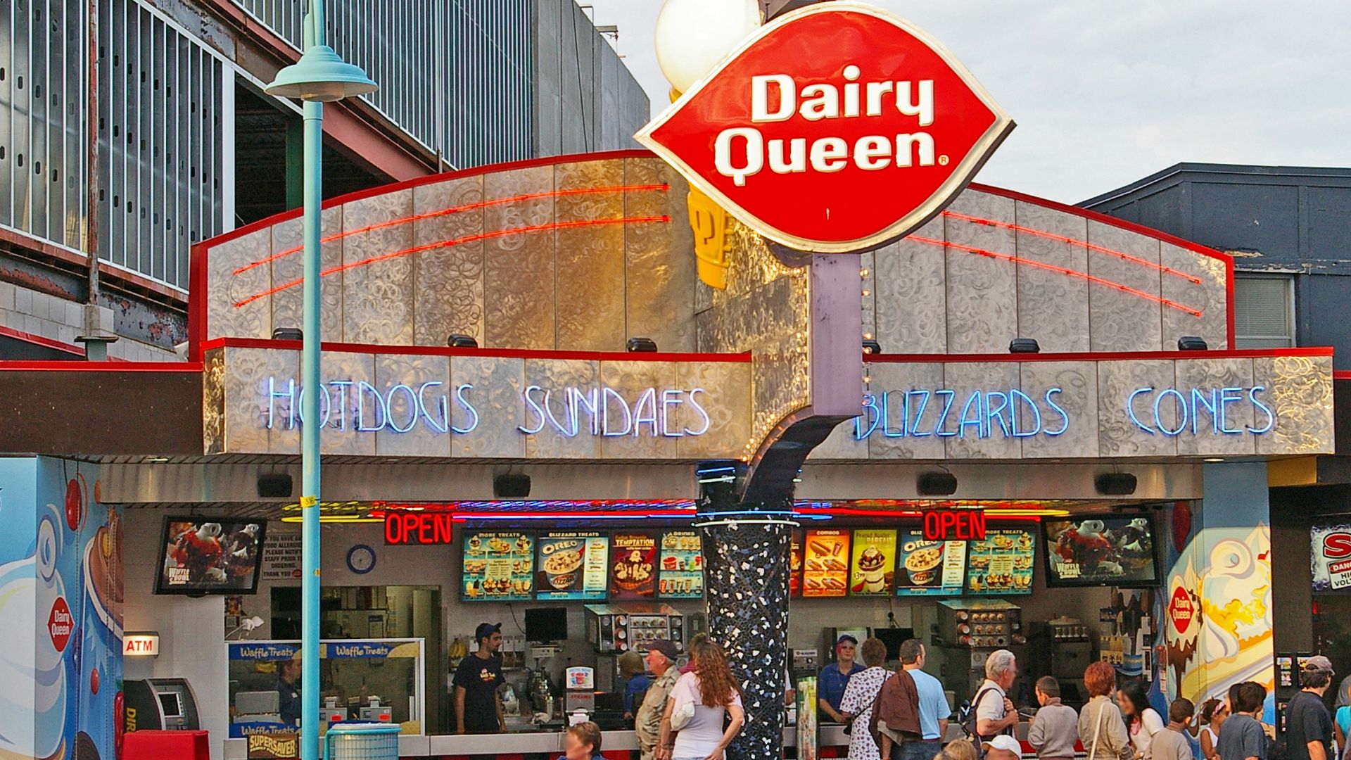 File:Dairy-Queen-Niagara.jpg