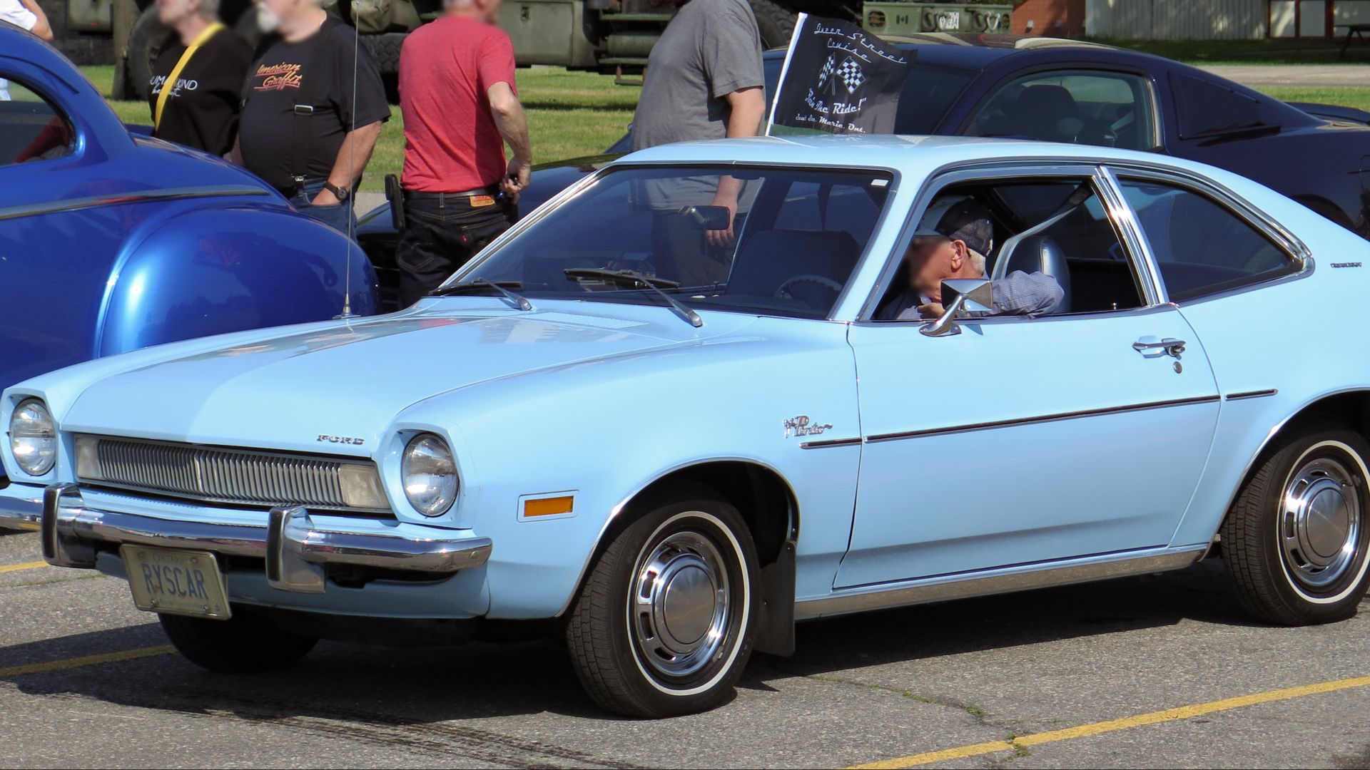 File:1973 Ford Pinto 3-Door Runabout with Luxury Decor Group in Light Blue, front left (Queen Street 2023).jpg