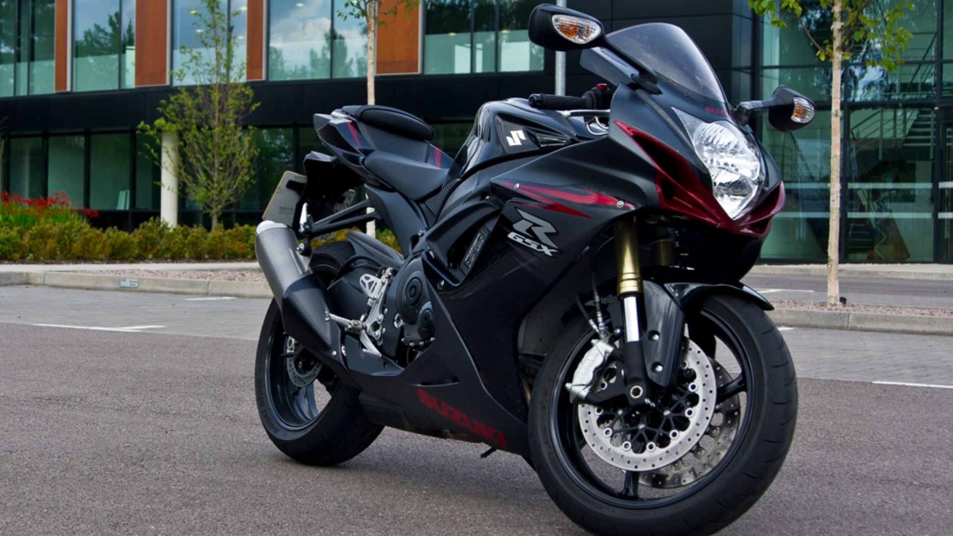File:2011 Suzuki GSX-R750.jpg