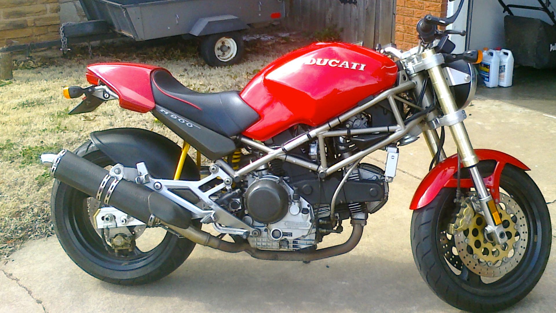 File:Red 1994 Ducati Monster M900 right.jpg