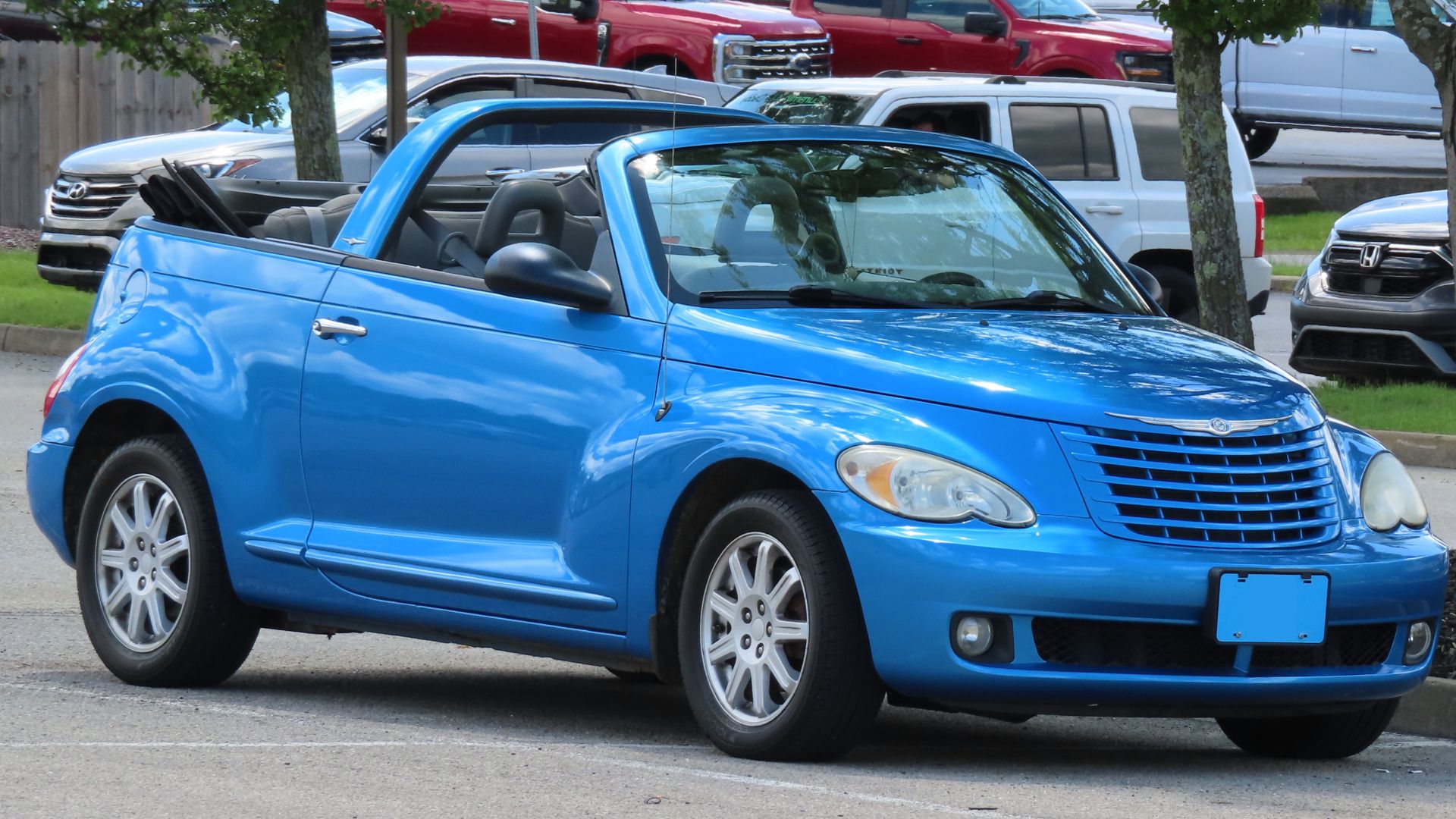File:2008 Chrysler PT Cruiser convertible, front right, 05-18-2024.jpg