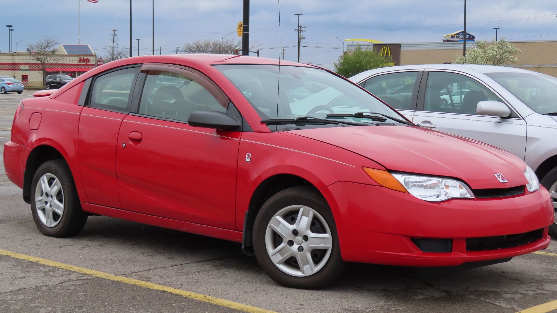 File:2006 Saturn ION•2 Quad Coupe, front right, 04-17-2023.jpg