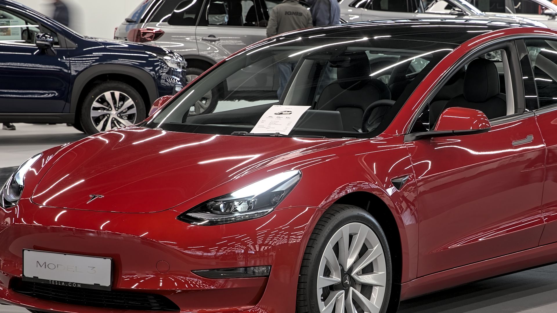 The 10 Best Cars To Be Picked Up In An Uber & The 10 Worst WealthyDriver