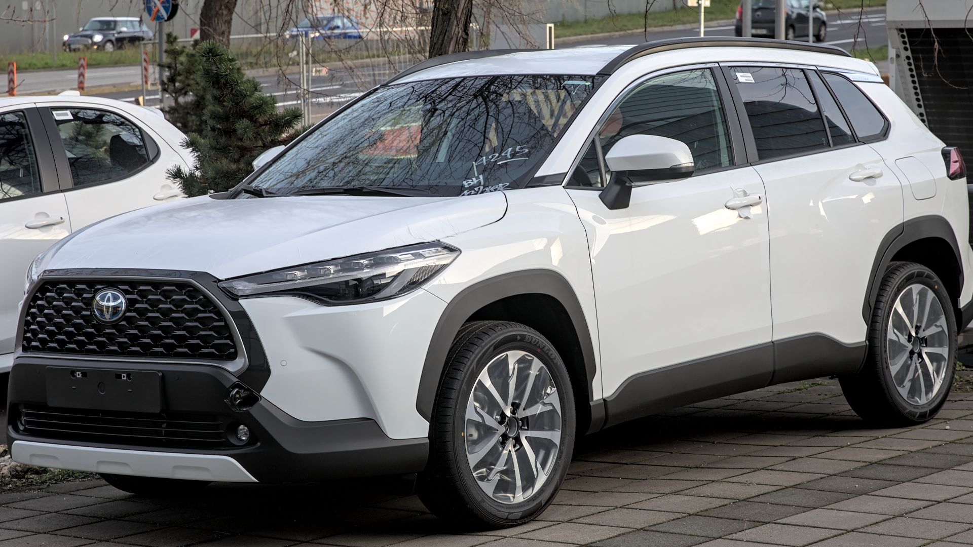 File:Toyota Corolla Cross Hybrid 1X7A6284.jpg