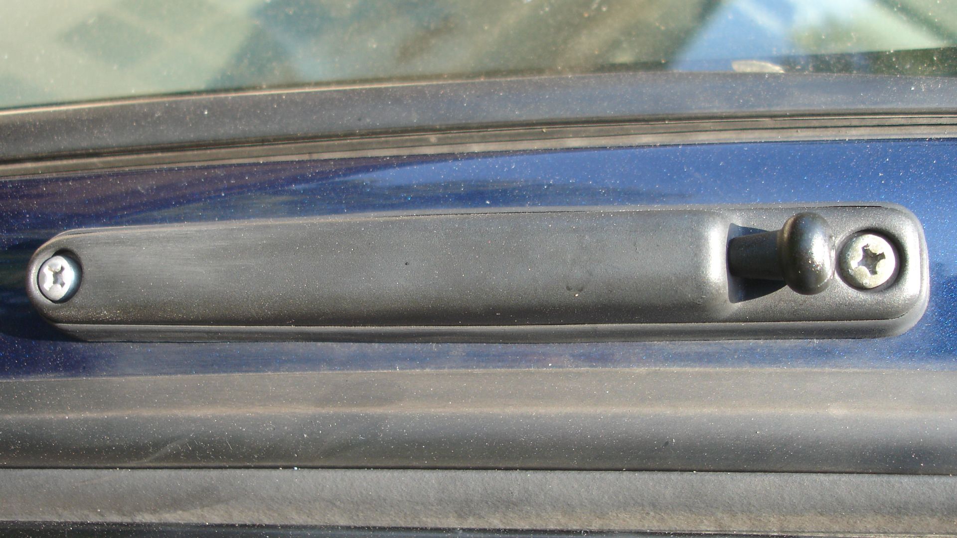 File:Car radio antenna compacted.jpeg