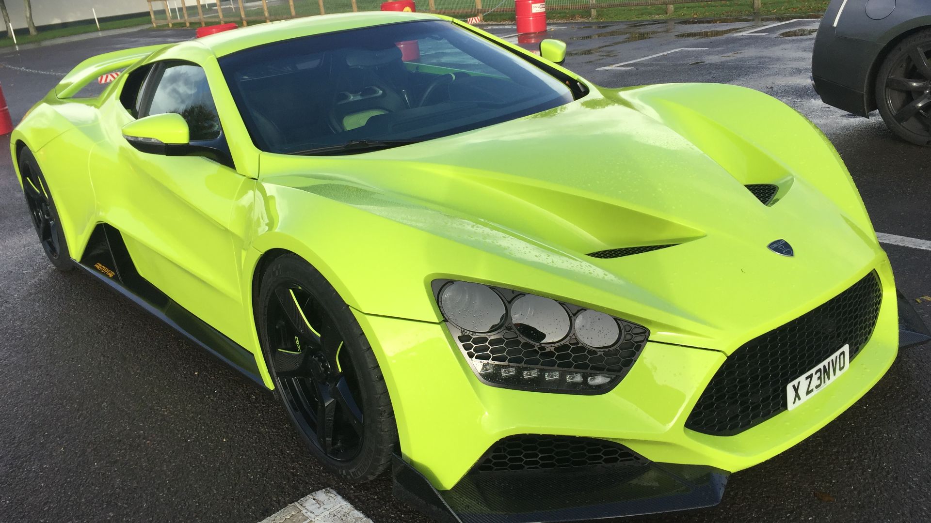 File:Zenvo TS1 front wing.jpg