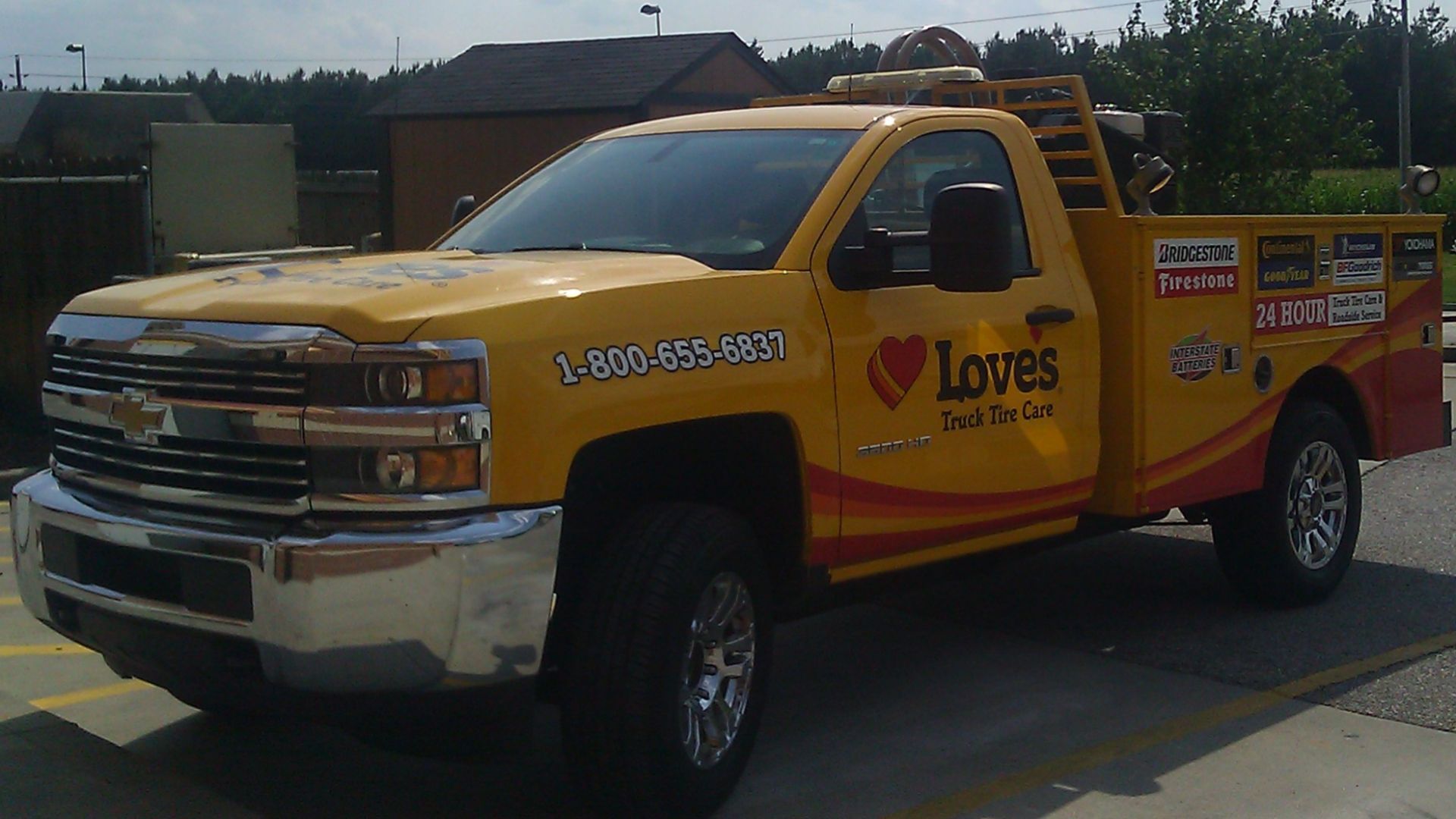 File:Chevrolet Silverado 2500HD Regular Cab Love's.jpg