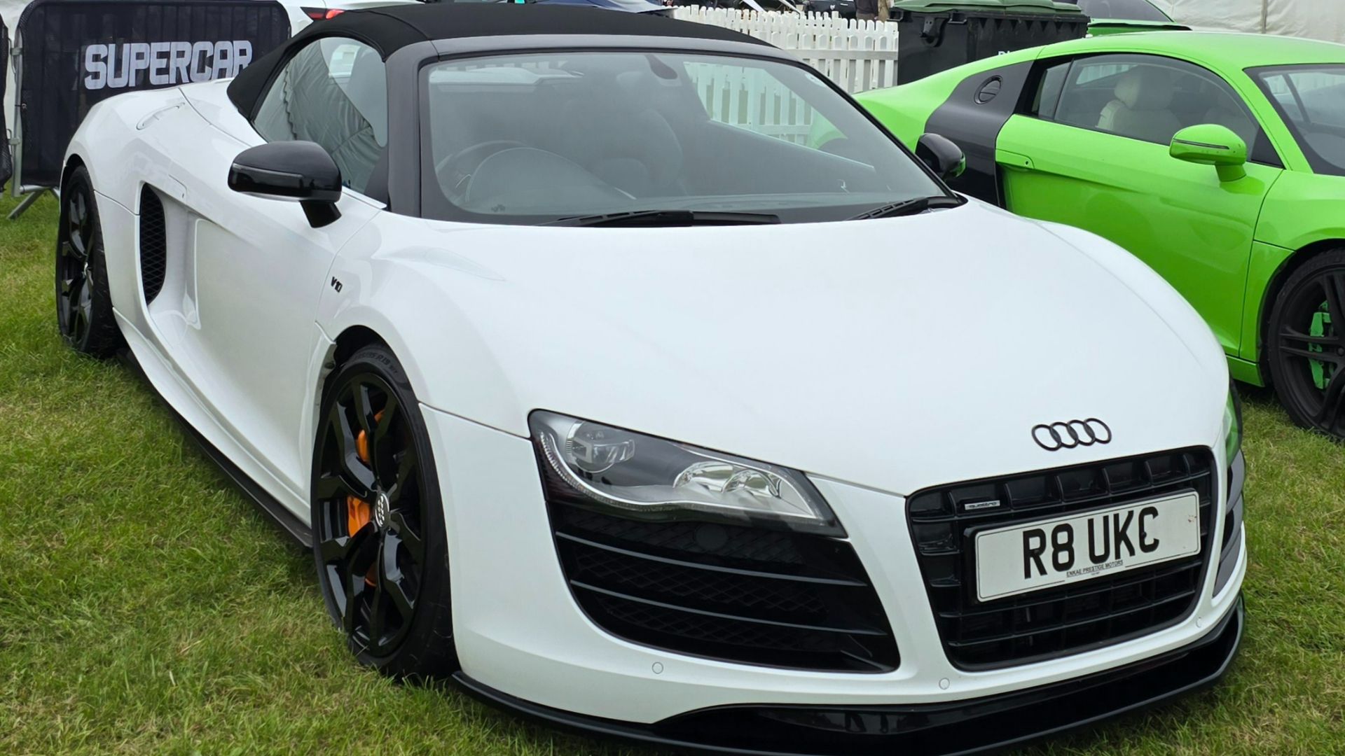 File:2010 Audi R8 Spyder V10 Quattro.jpg