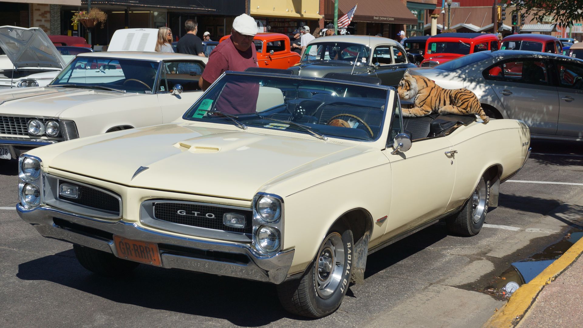 File:1966 Pontiac GTO Convertible (29563114946).jpg