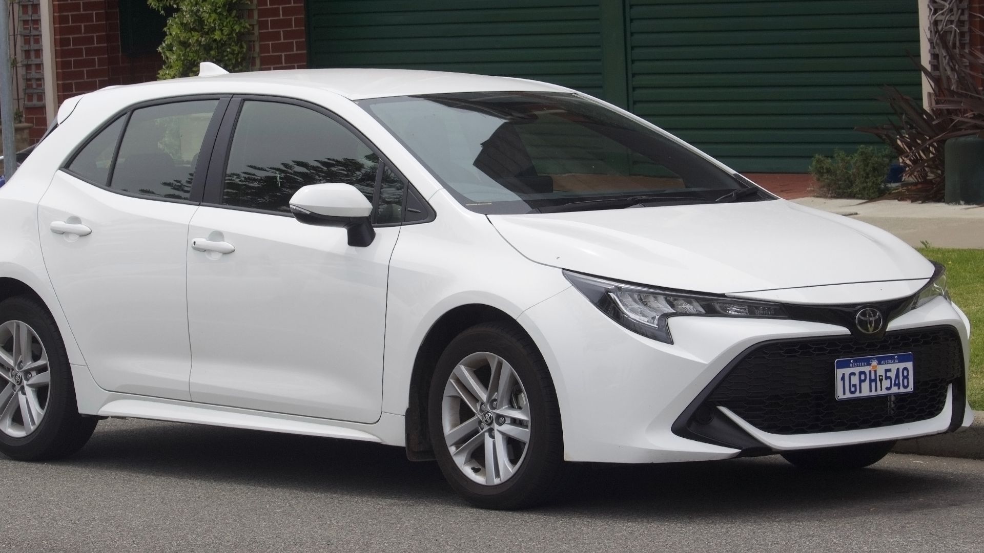 File:2018 Toyota Corolla (MZEA12R) Ascent Sport hatchback (2018-11-02) 01.jpg