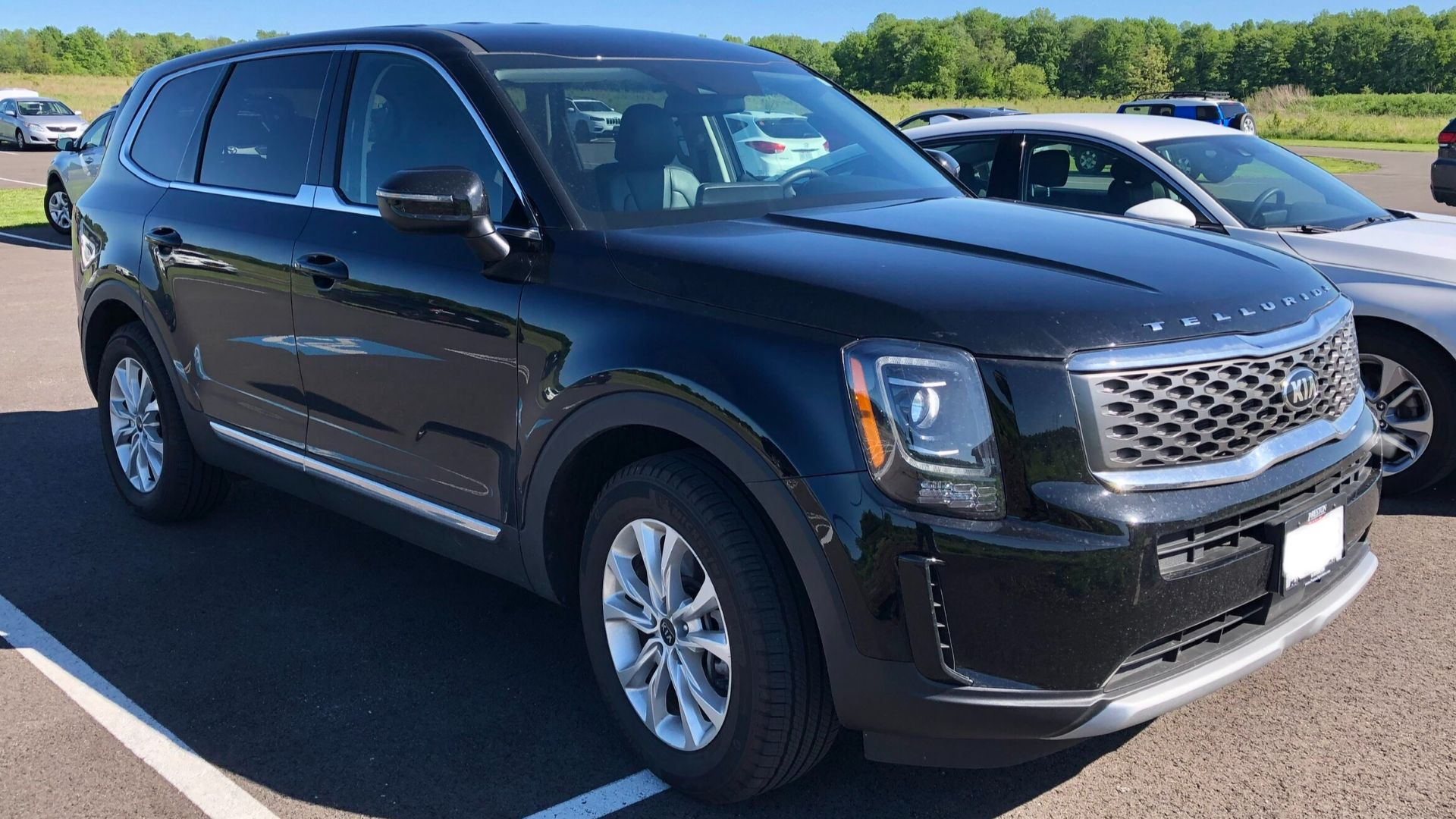 File:2020 Kia Telluride LX V6 AWD.jpg