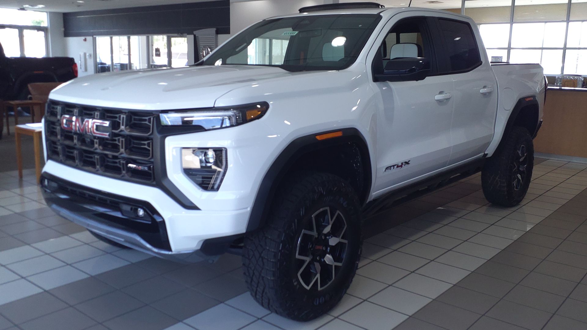 File:23 GMC Canyon AT4X.jpg