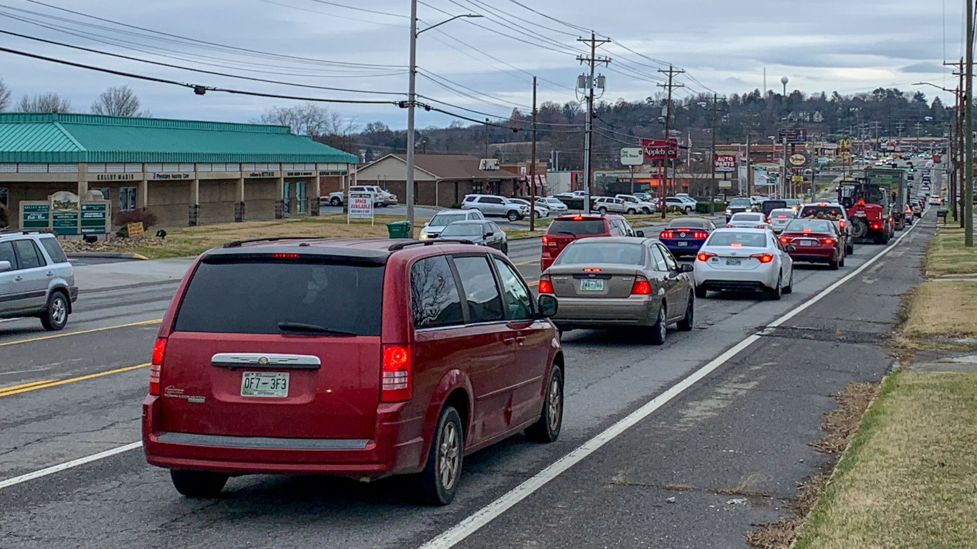 File:Traffic congestion - US 11E - Morristown, TN.jpg