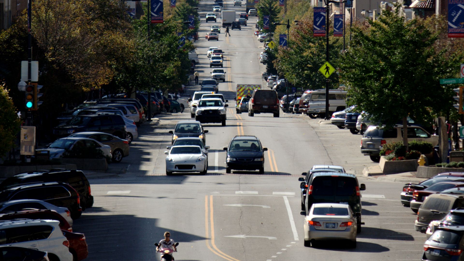 File:Massachusetts Street in downtown Lawrence, Kansas.jpg