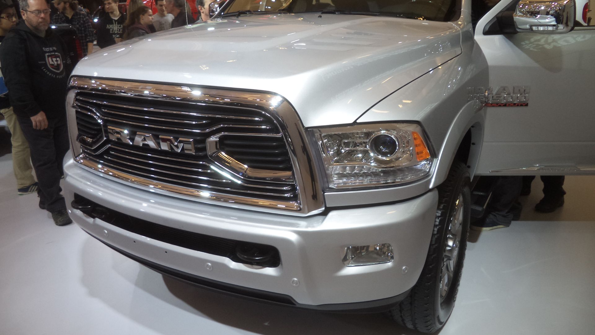 File:RAM 2500 HD Limited avant (24407268691).jpg