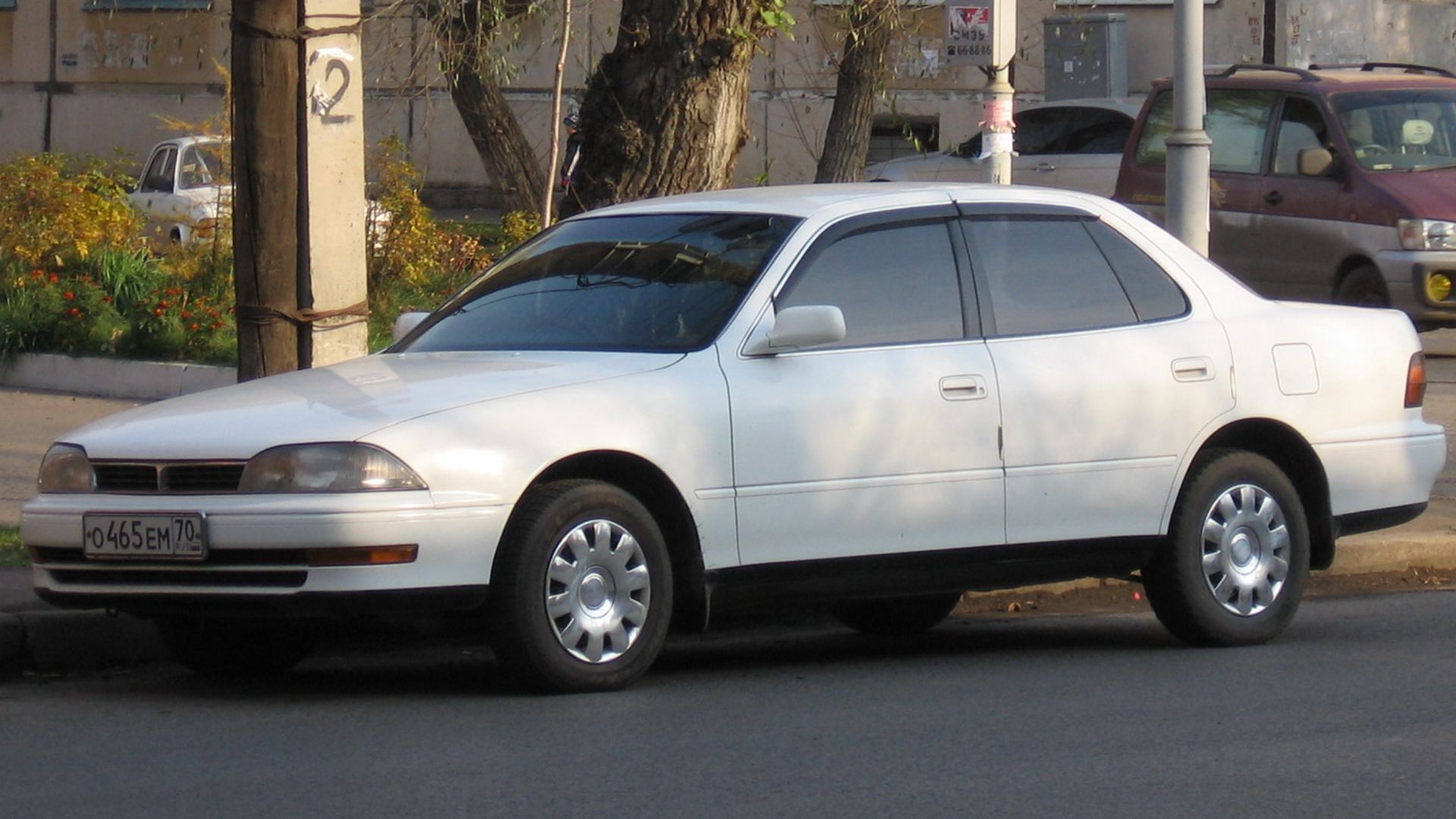 File:1990 Toyota Camry (Japanese spec) 01.jpg