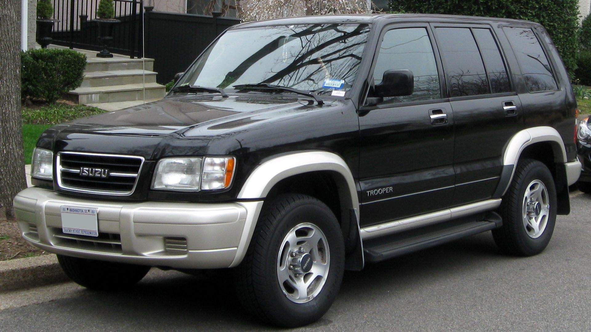 File:Isuzu Trooper -- 03-16-2012.JPG