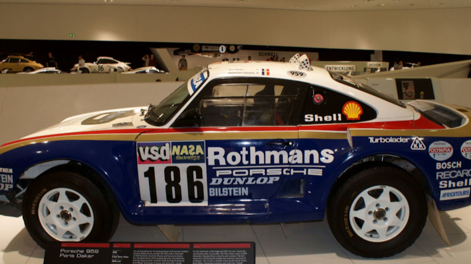 File:Porsche 959 1986 Paris Dakar Racer Rothmann Racing LSide PorscheM 9June2013 (14825890109).jpg