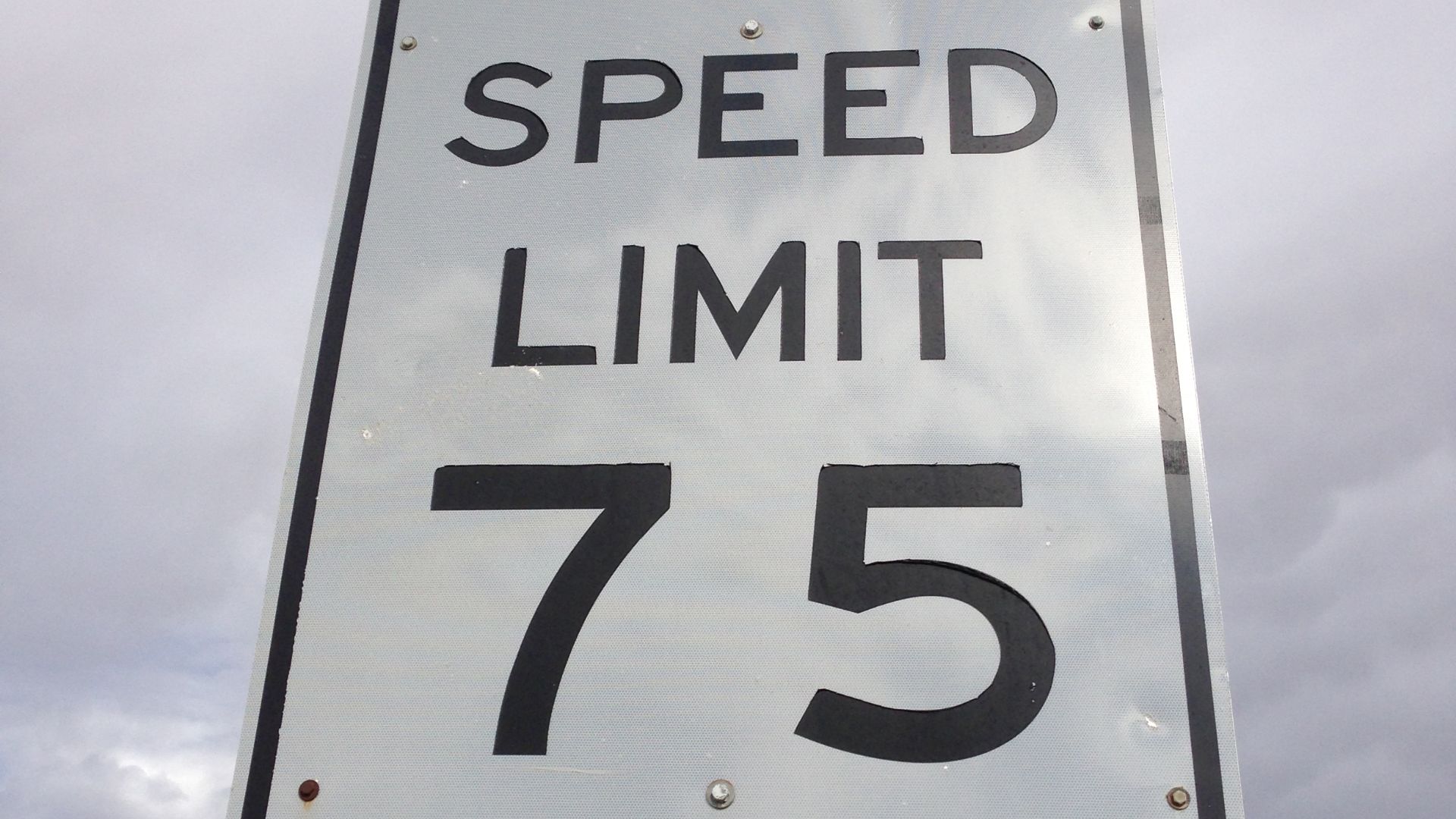 File:2014-09-08 09 25 39 A 75 miles per hour speed limit sign along westbound Interstate 80 near milepost 229 in Lander County, Nevada.JPG
