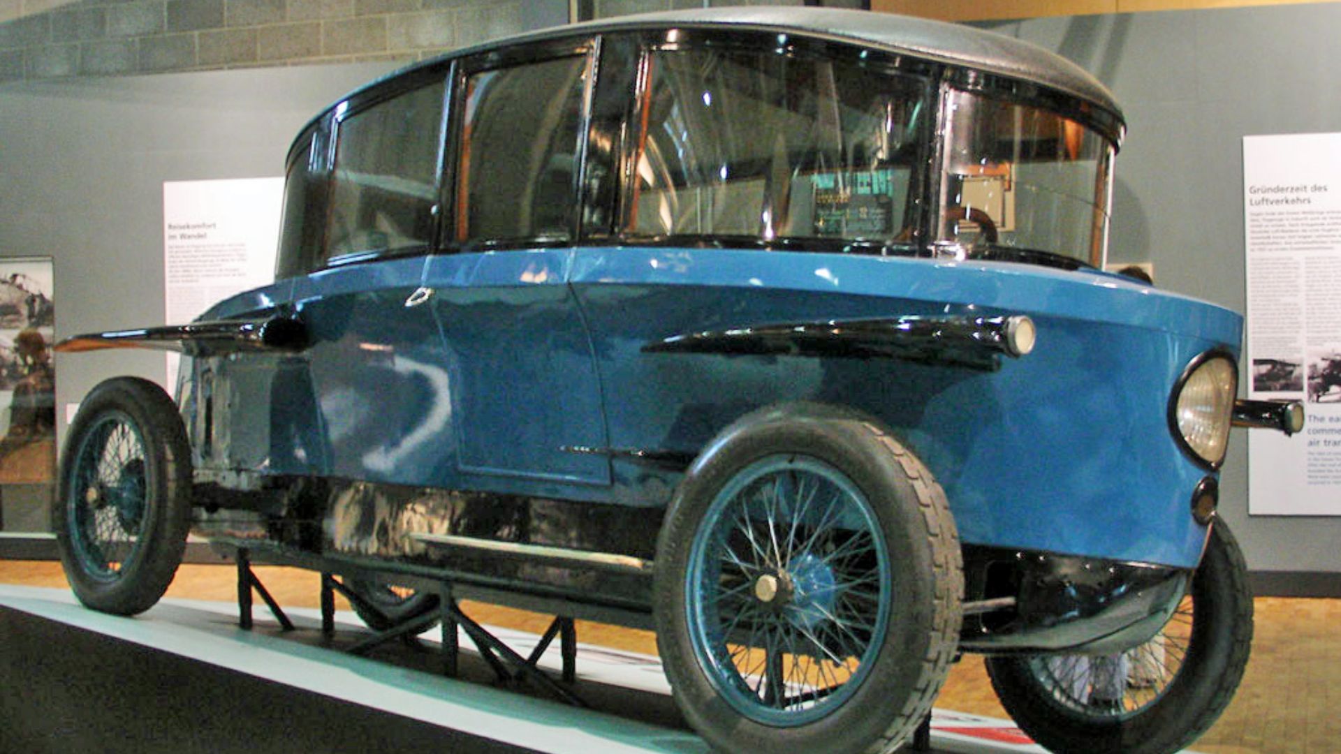 File:Rumpler Tropfenwagen.jpg