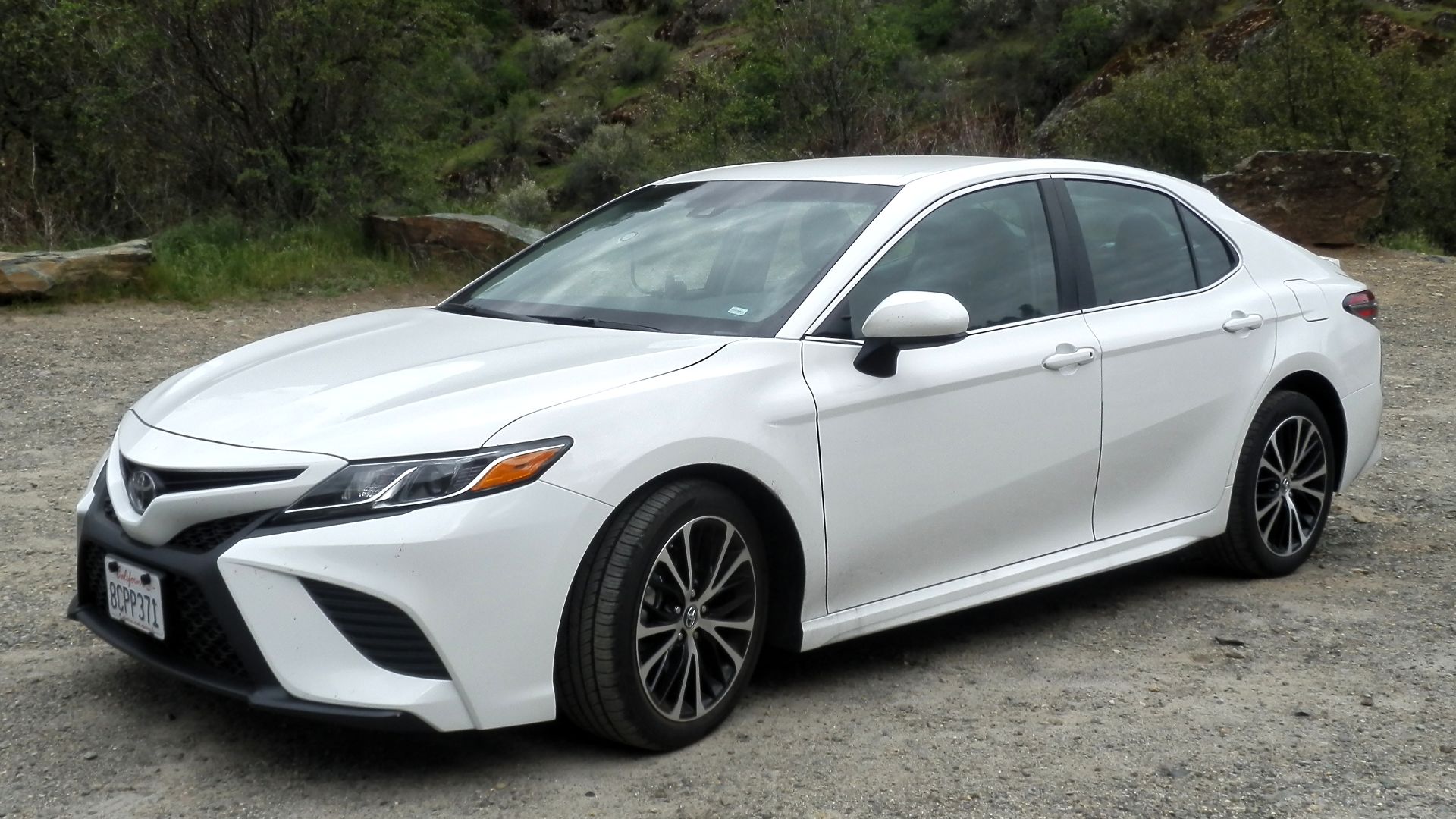 File:Toyota Camry SE P4110367.jpg