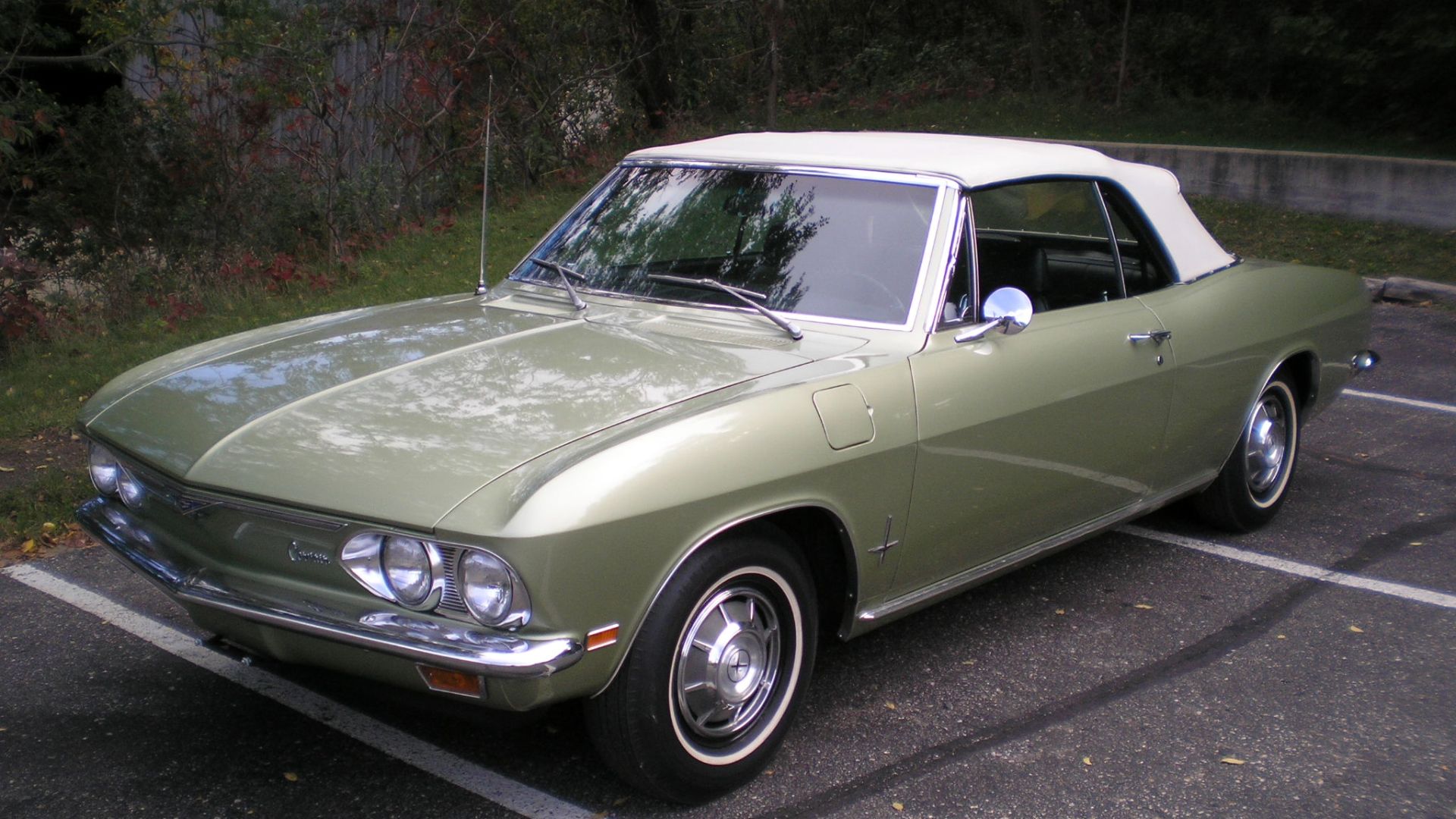 File:'69 Corvair Monza.jpg